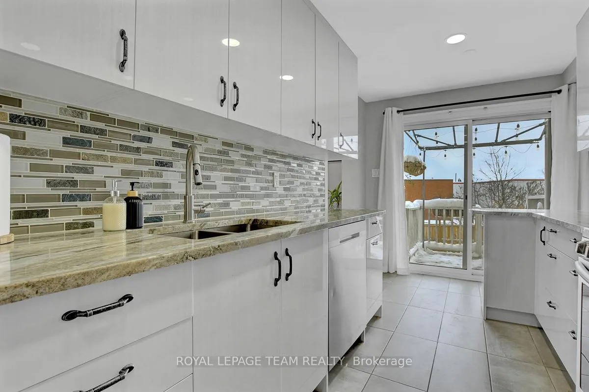 Photo 16 of 15 Willwood Crescent, Ottawa, Barrhaven - Cedargrove/Fraserdale — HOMEH