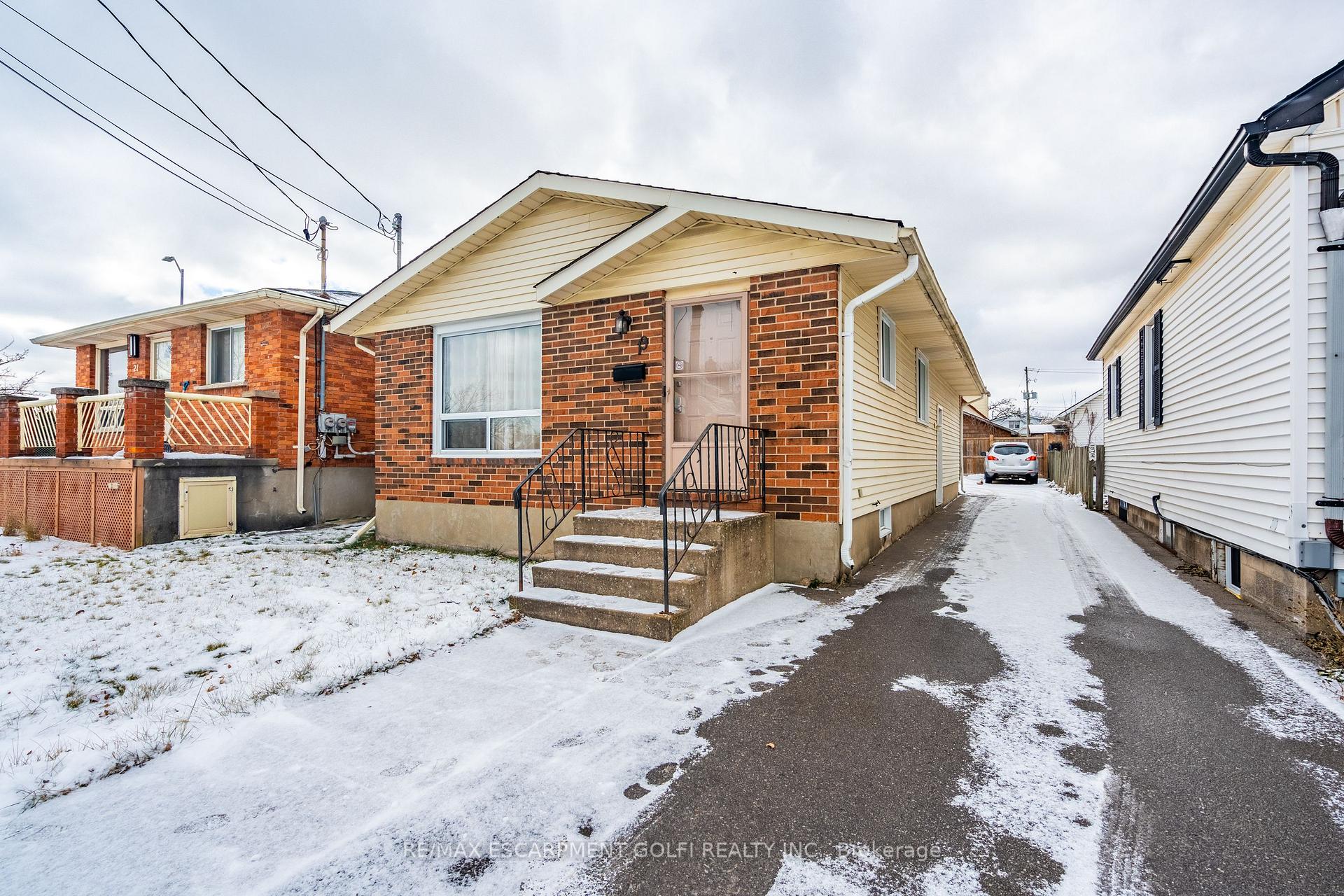 Photo 3 of 19 Patricia Street, Thorold, Thorold Downtown — HOMEH