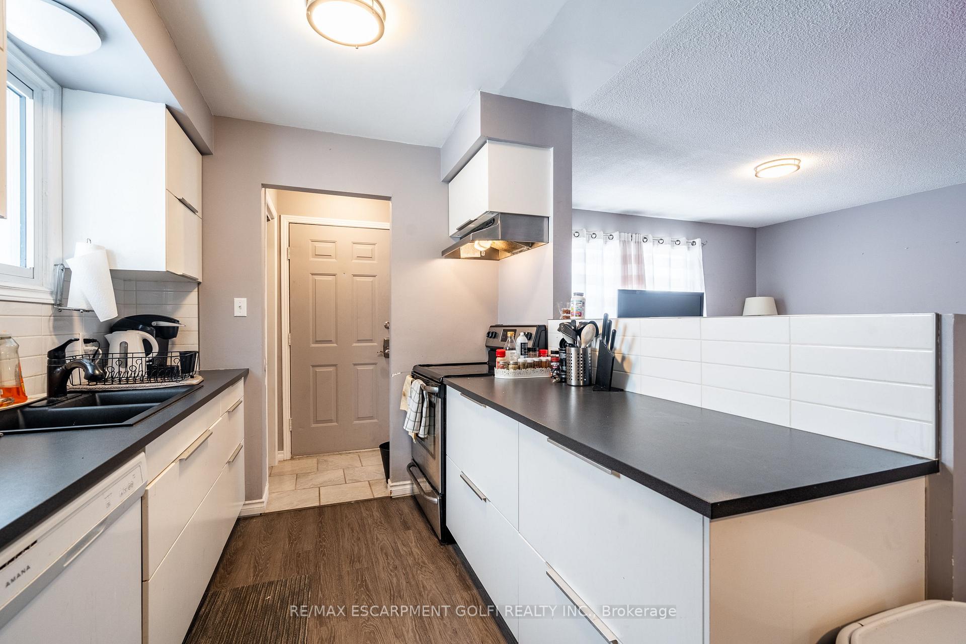 Photo 5 of 19 Patricia Street, Thorold, Thorold Downtown — HOMEH