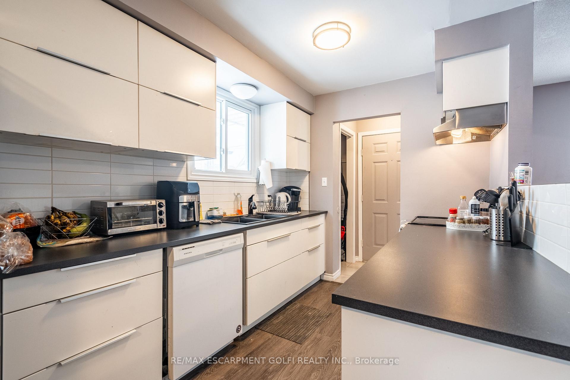 Photo 6 of 19 Patricia Street, Thorold, Thorold Downtown — HOMEH
