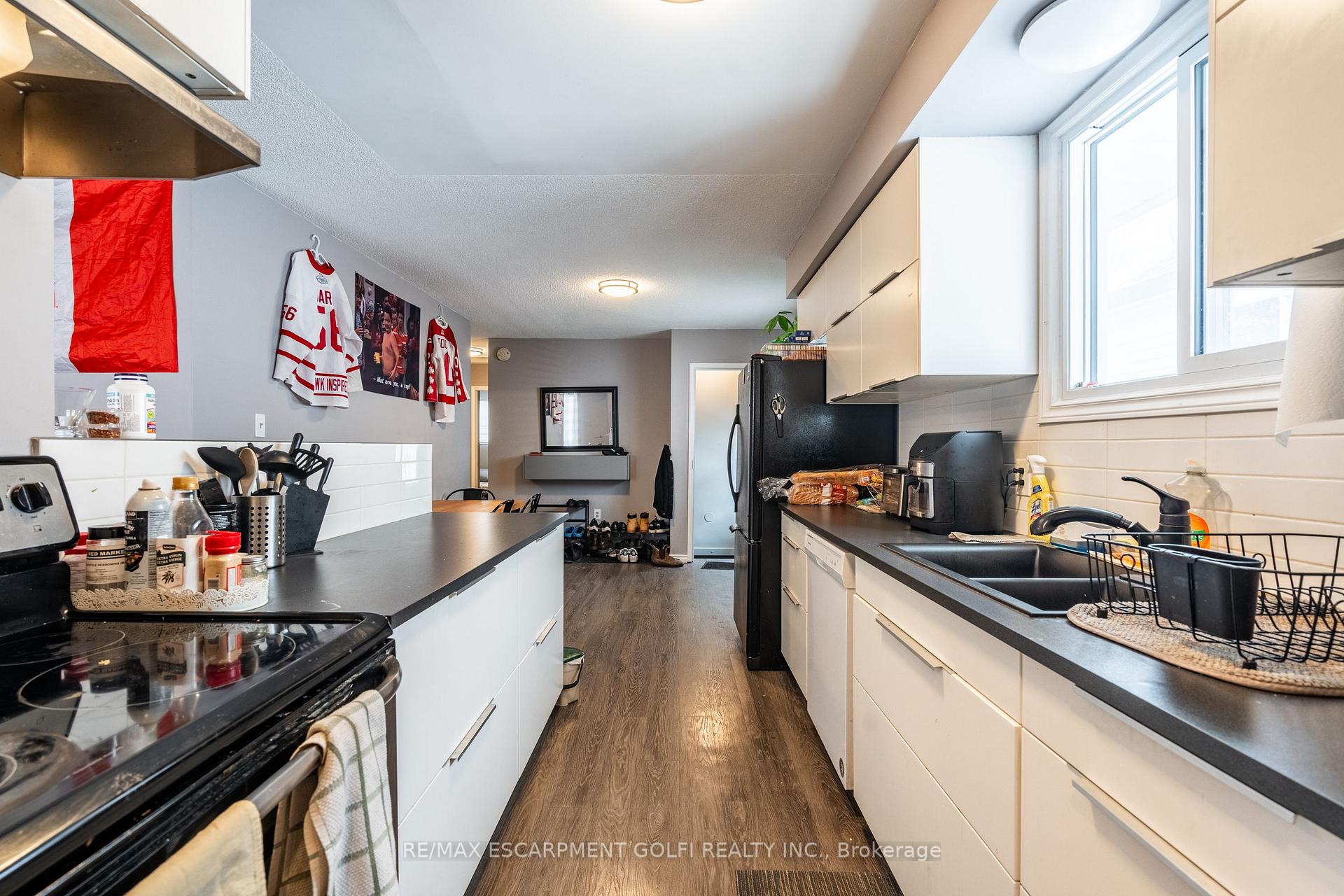 Photo 10 of 19 Patricia Street, Thorold, Thorold Downtown — HOMEH