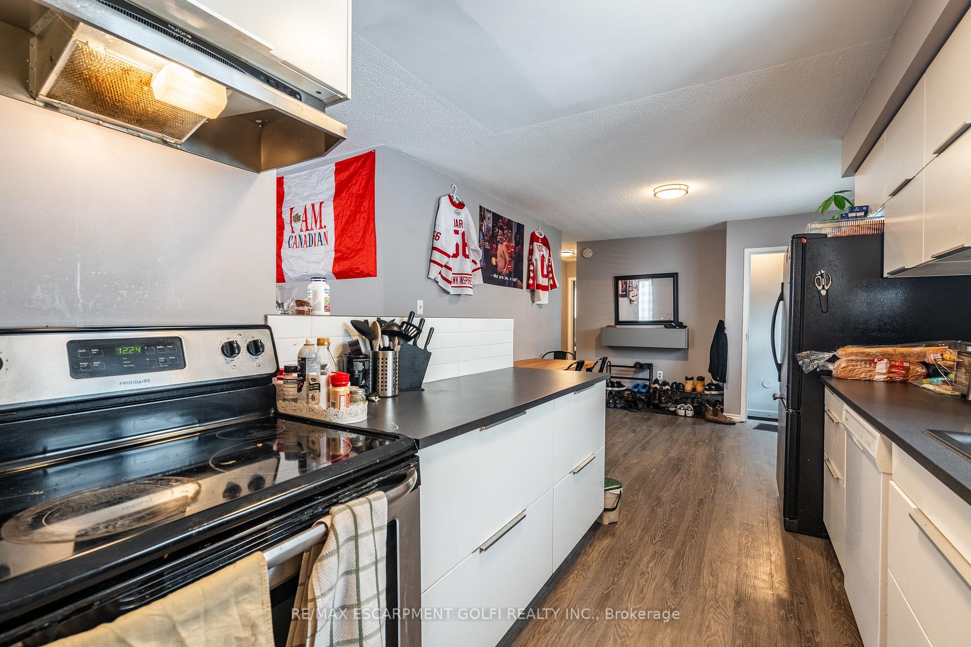 Photo 11 of 19 Patricia Street, Thorold, Thorold Downtown — HOMEH