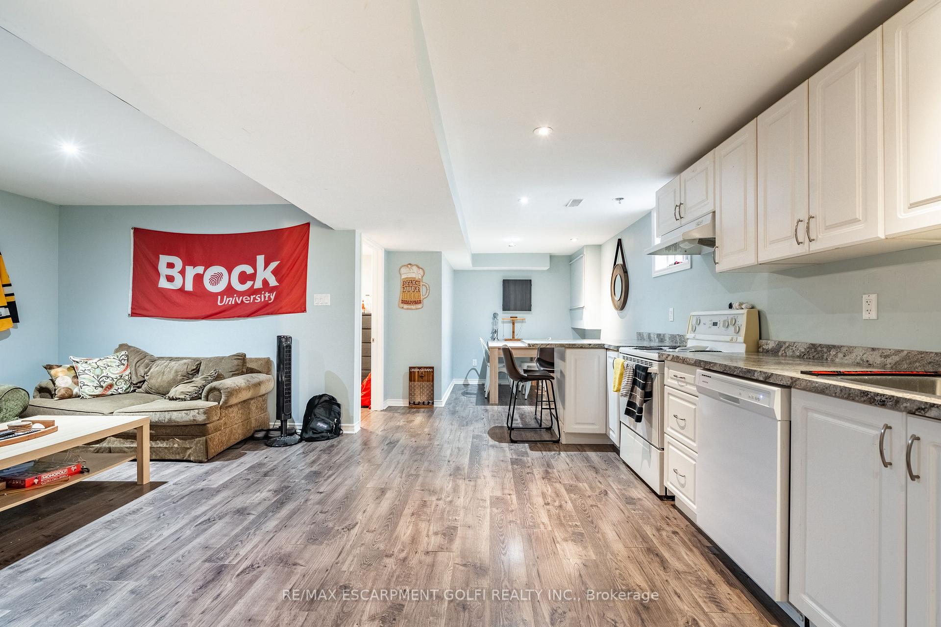 Photo 31 of 19 Patricia Street, Thorold, Thorold Downtown — HOMEH