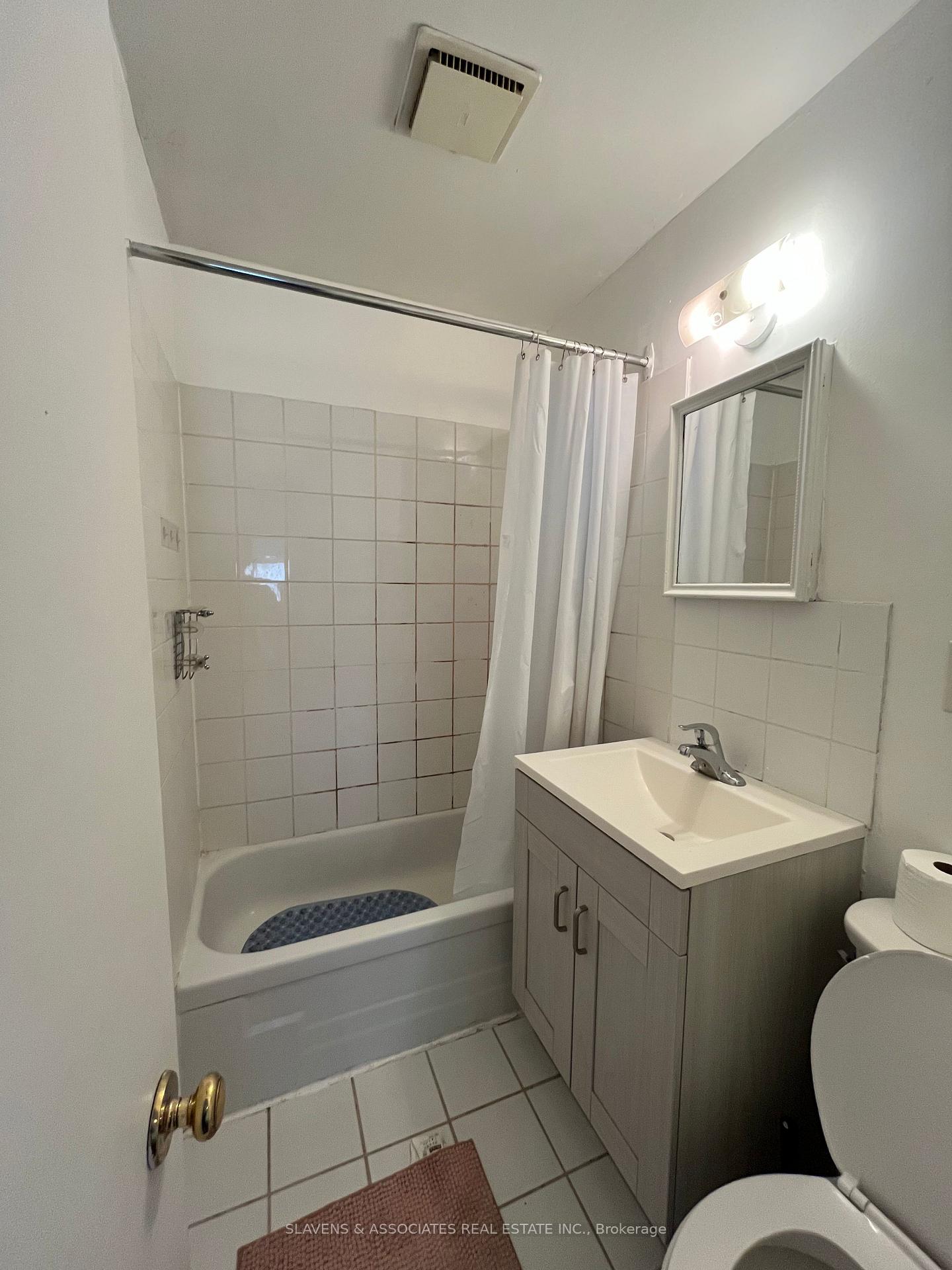 Photo 2 of Unit 202, 557 Markham Street, Toronto, Palmerston-Little Italy — HOMEH