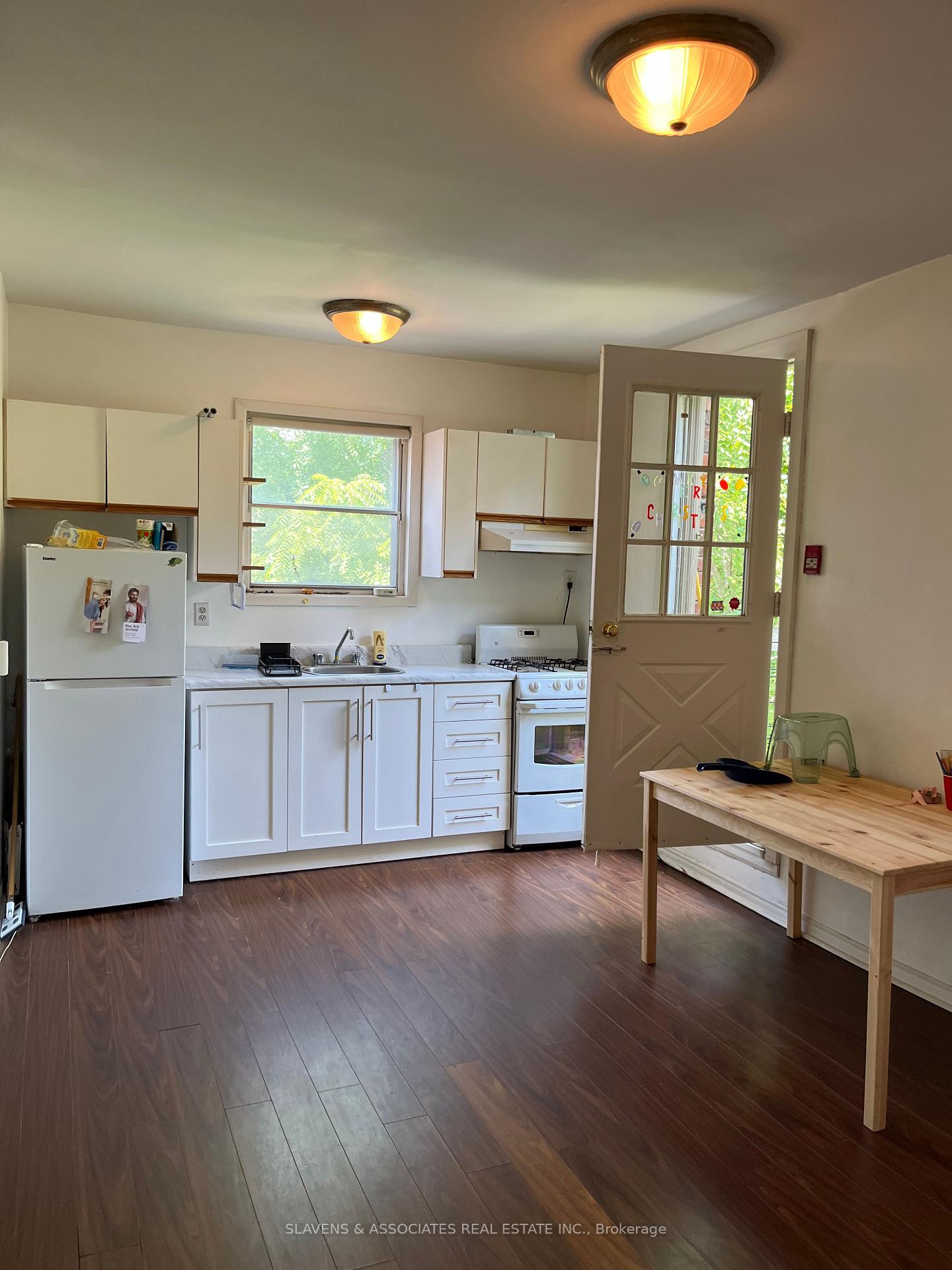 Photo 3 of Unit 202, 557 Markham Street, Toronto, Palmerston-Little Italy — HOMEH