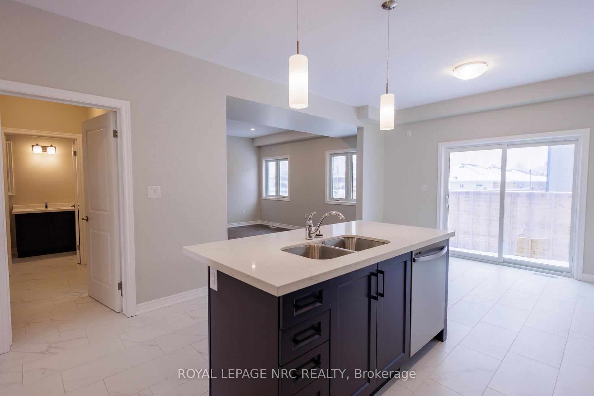 Photo 8 of 5 Alicia Crescent, Thorold, Hurricane/Merrittville — HOMEH