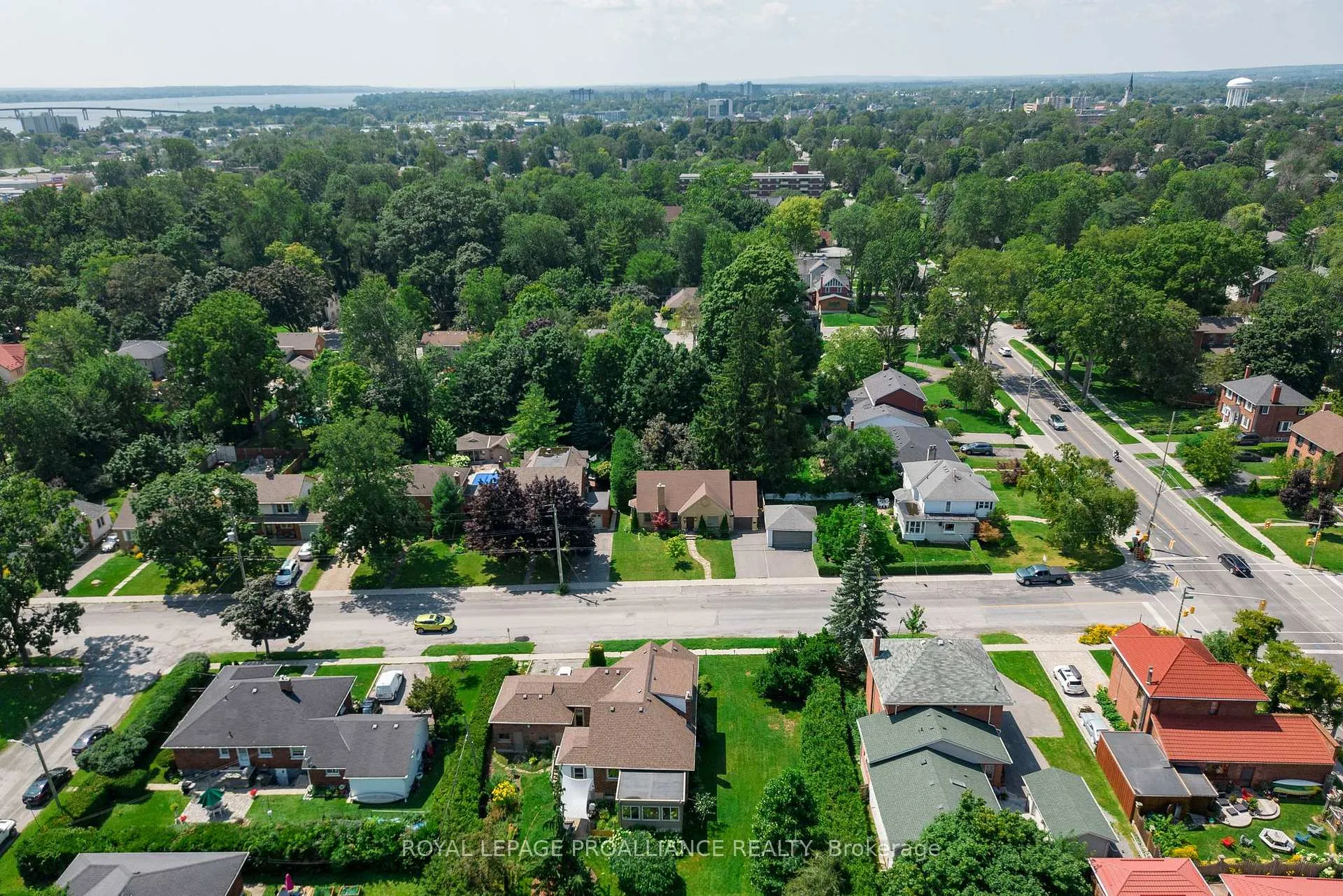 Photo 34 of 190 Macdonald Avenue, Belleville, Belleville Ward — HOMEH