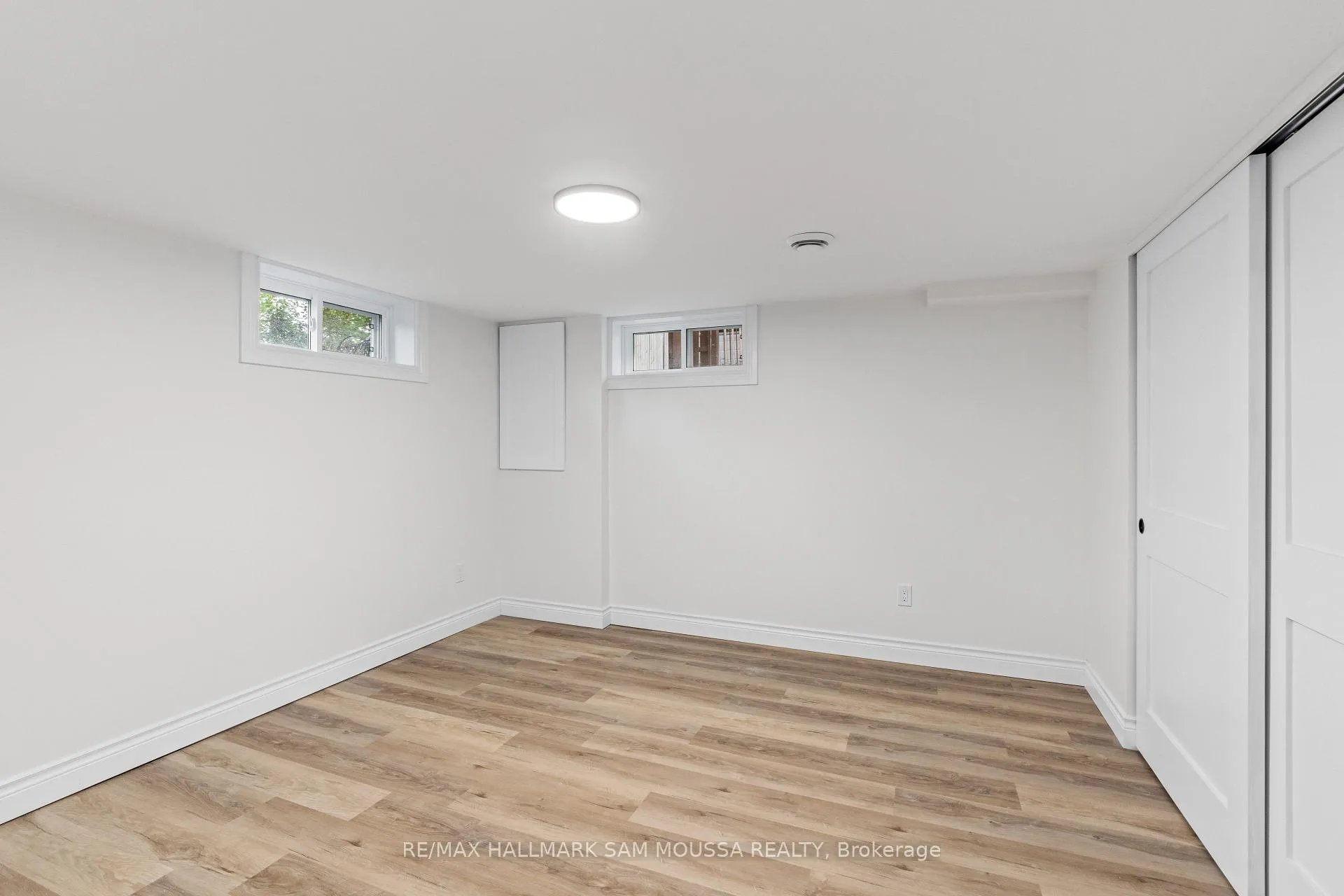 Photo 8 of Unit B, 912 Smyth Road, Ottawa, Elmvale Acres/Urbandale — HOMEH