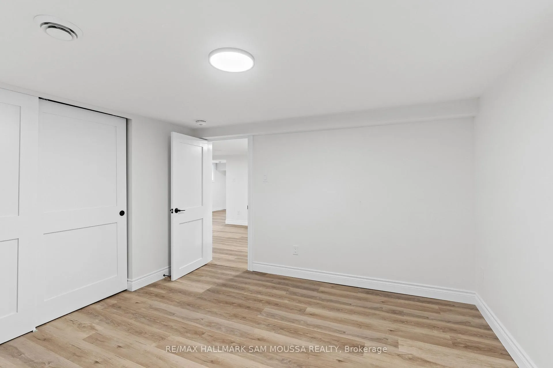 Photo 9 of Unit B, 912 Smyth Road, Ottawa, Elmvale Acres/Urbandale — HOMEH