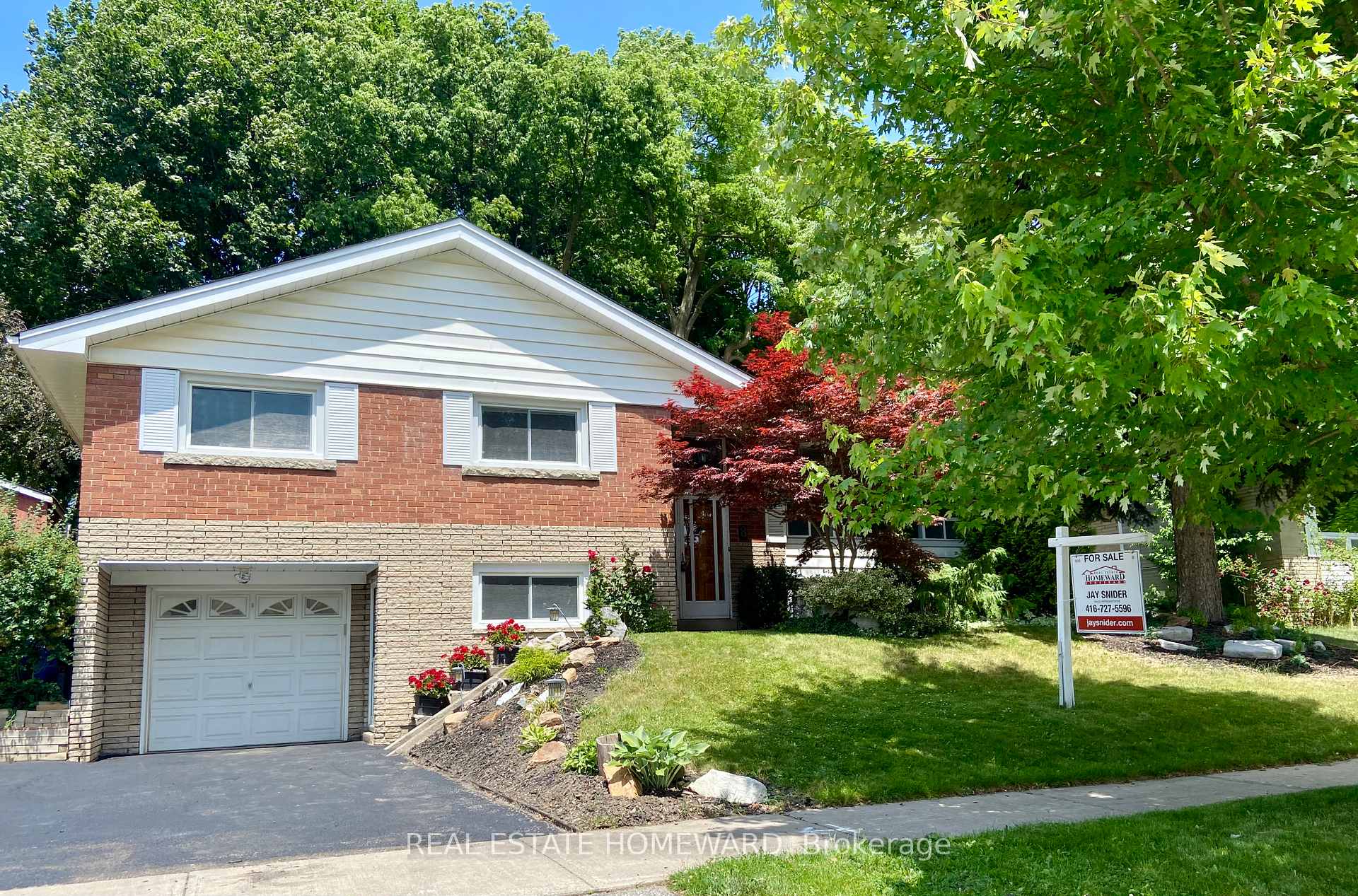 Front of 8 Burnview Crescent