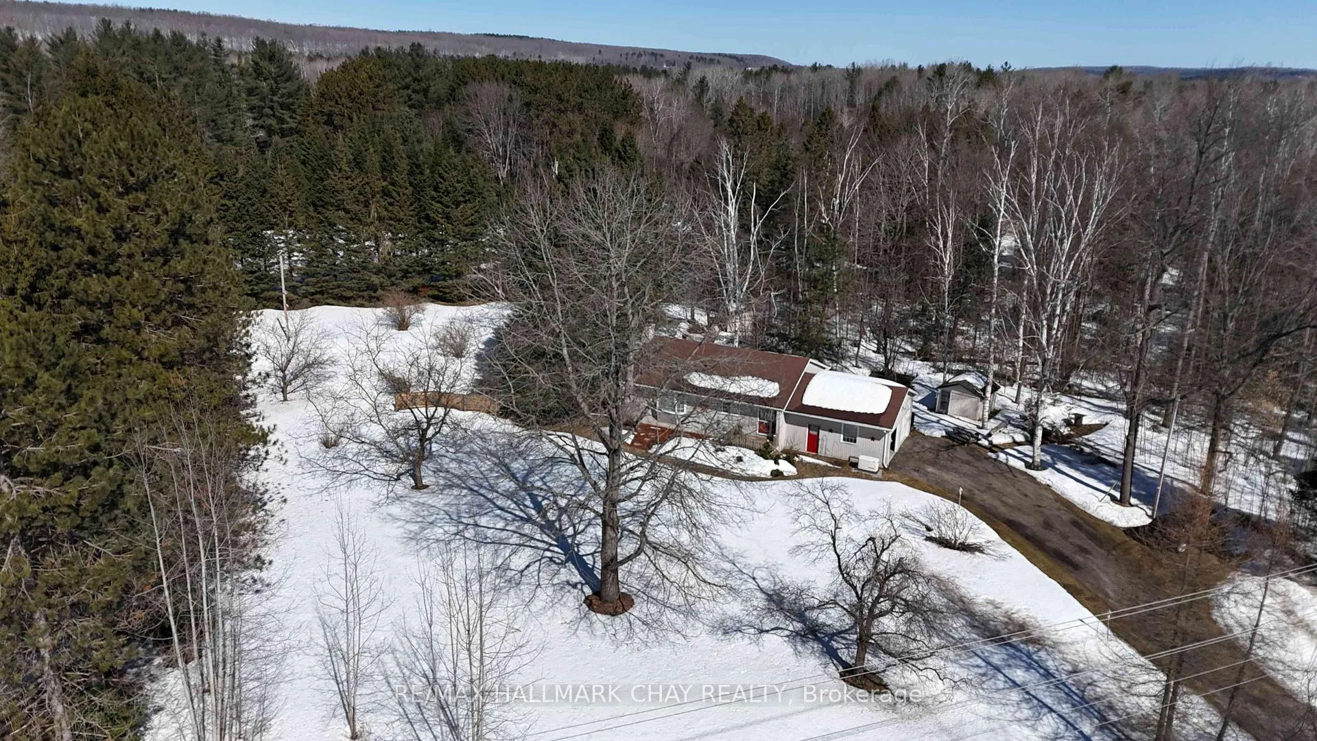 Photo 2 of 348 Mount St. Louis Road, Oro-Medonte, Rural Oro-Medonte — HOMEH