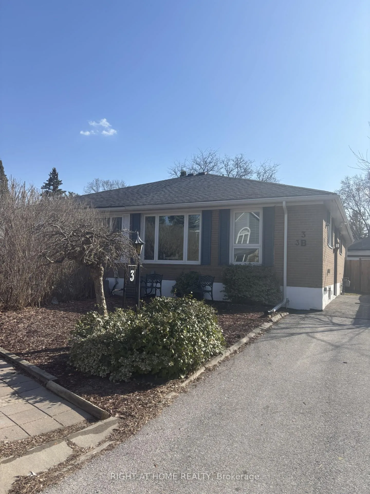 Photo 1 of Unit Bsmt, 3 Huron Court, Aurora, Aurora Heights — HOMEH