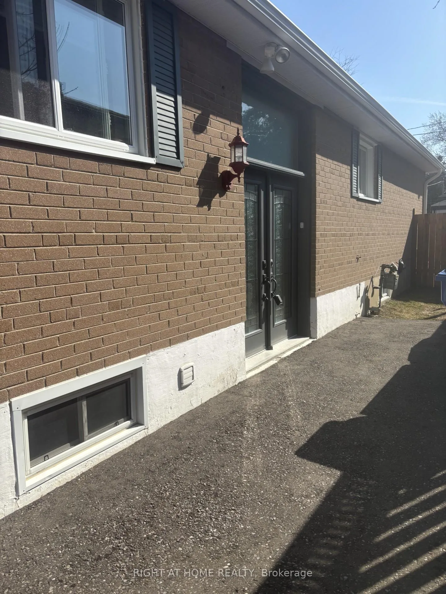 Photo 2 of Unit Bsmt, 3 Huron Court, Aurora, Aurora Heights — HOMEH