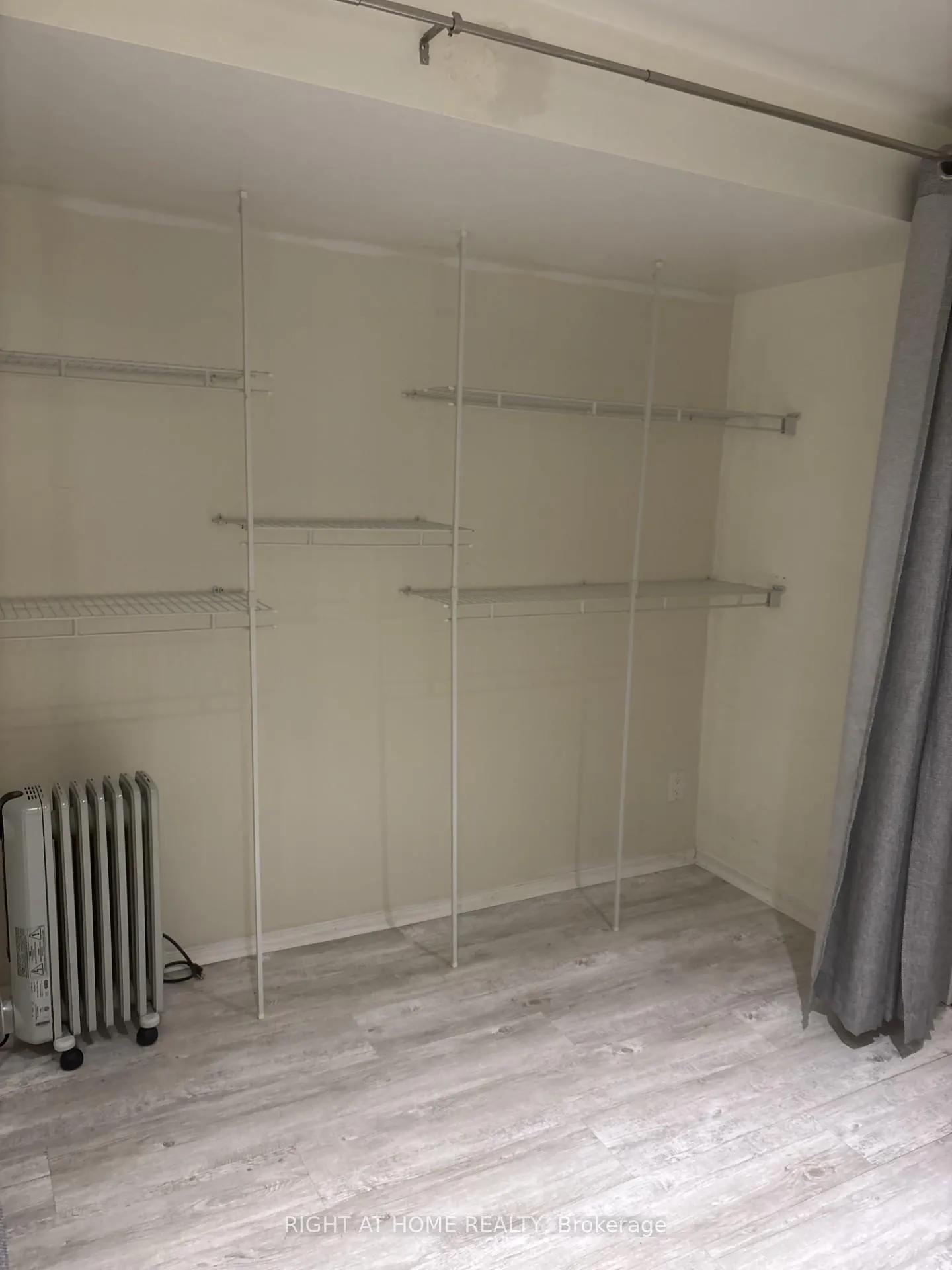 Photo 13 of Unit Bsmt, 3 Huron Court, Aurora, Aurora Heights — HOMEH