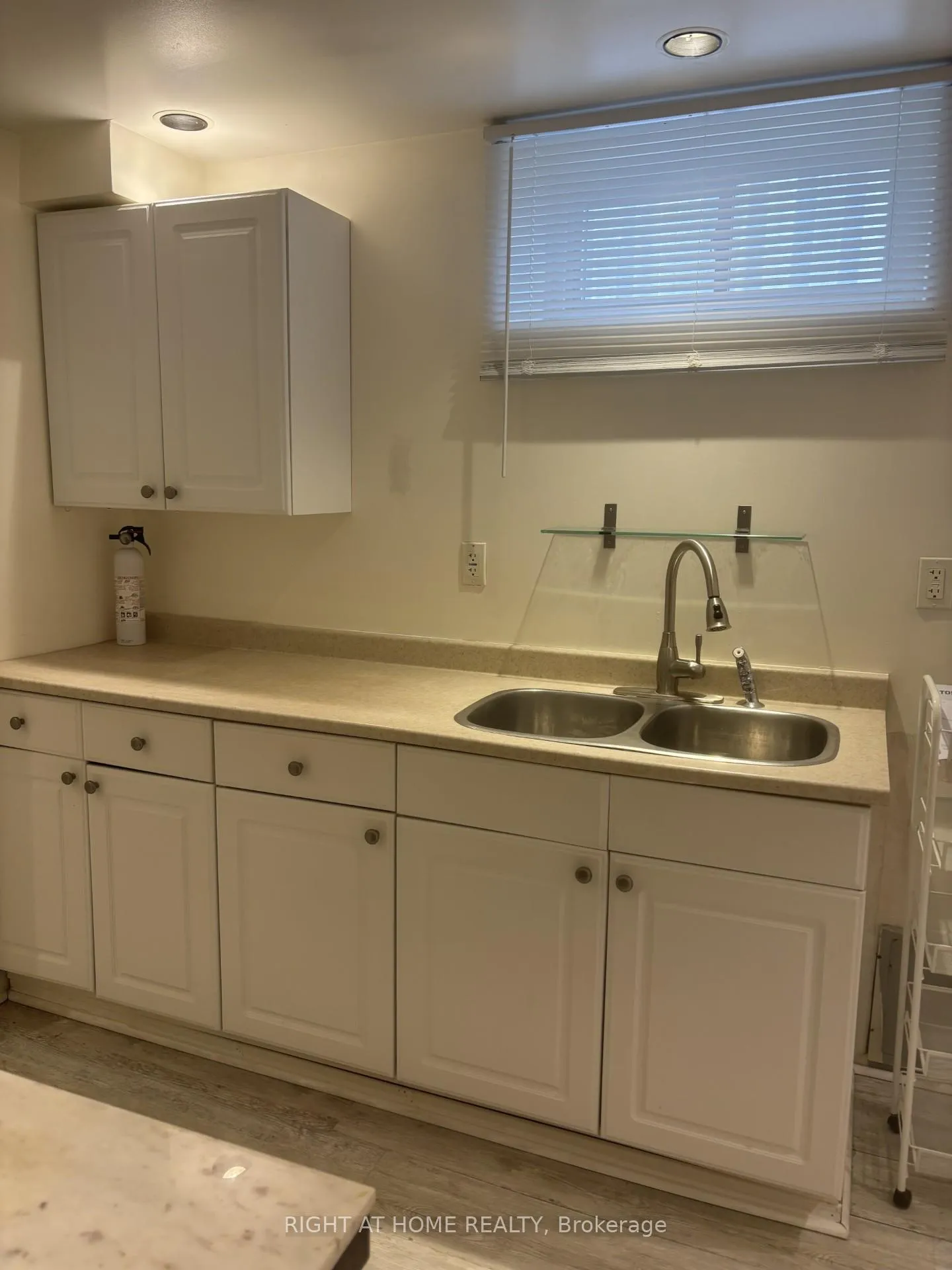 Photo 14 of Unit Bsmt, 3 Huron Court, Aurora, Aurora Heights — HOMEH