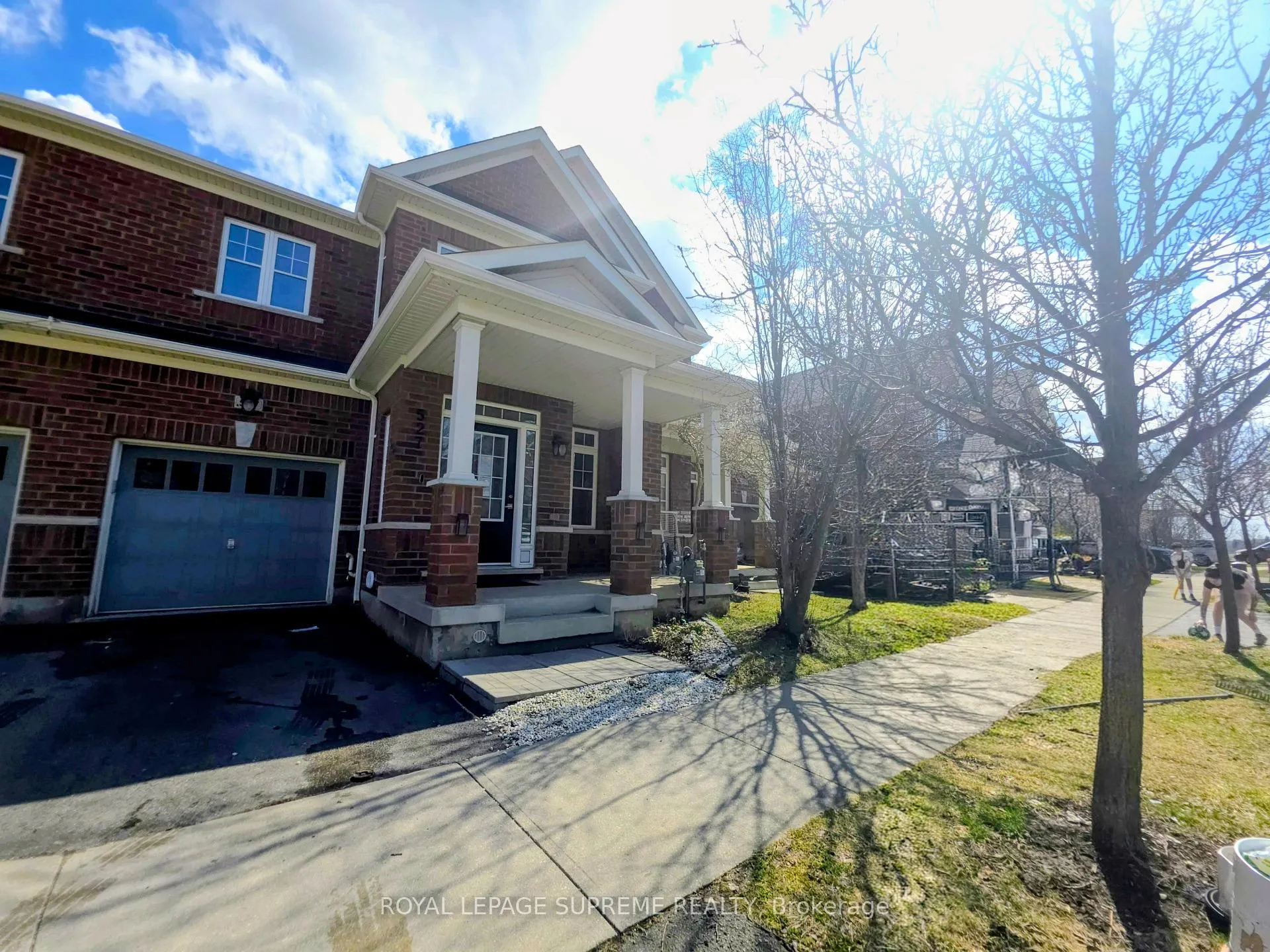 Photo 3 of 527 Vaughan Court, Milton, Scott — HOMEH