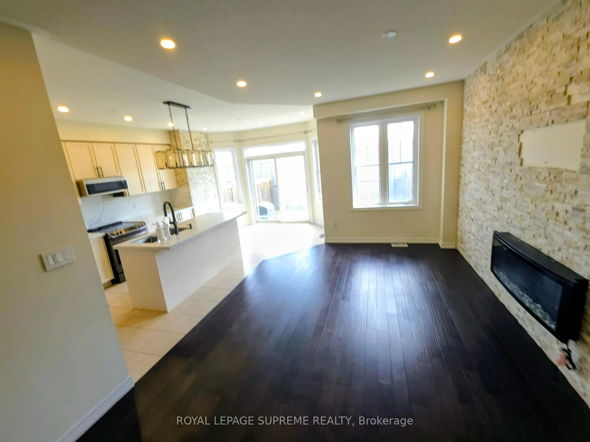 Photo 11 of 527 Vaughan Court, Milton, Scott — HOMEH