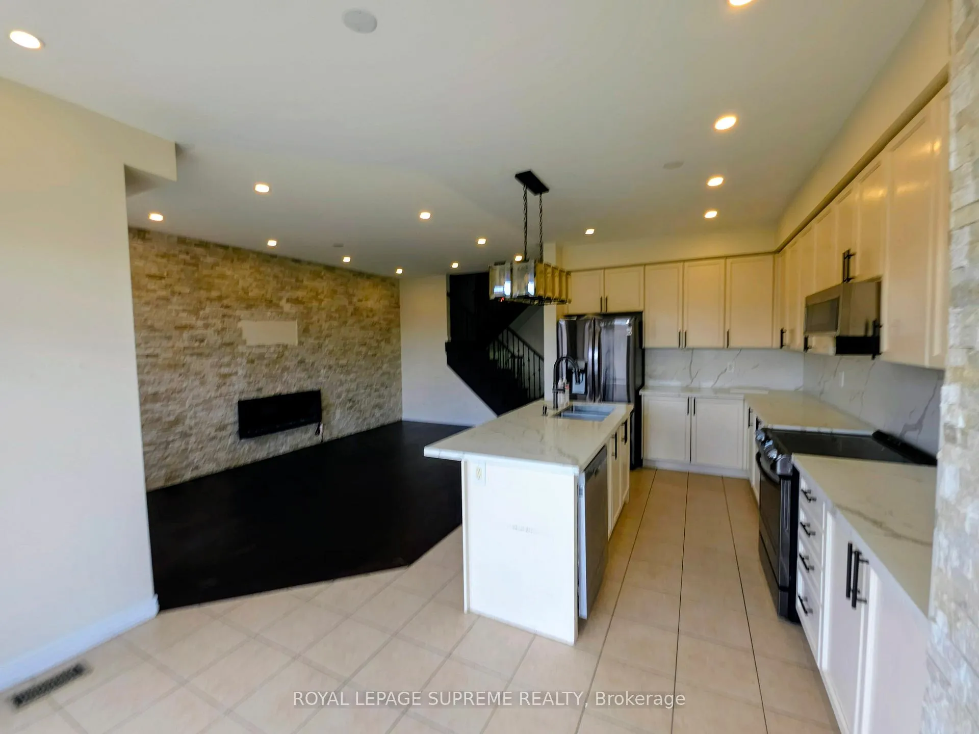 Photo 12 of 527 Vaughan Court, Milton, Scott — HOMEH