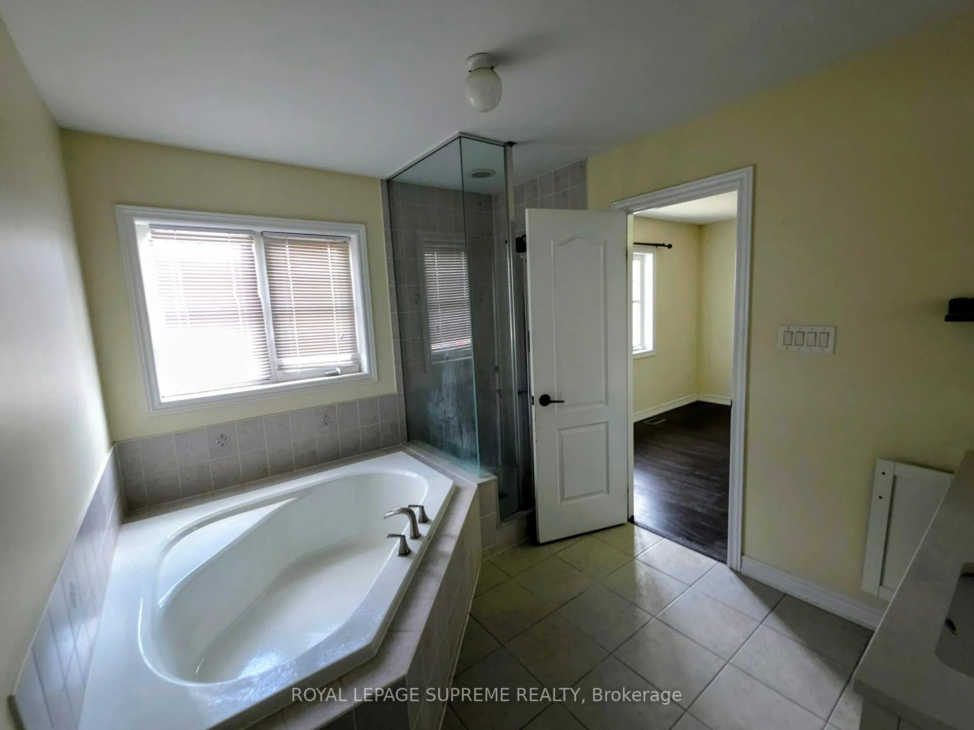 Photo 18 of 527 Vaughan Court, Milton, Scott — HOMEH