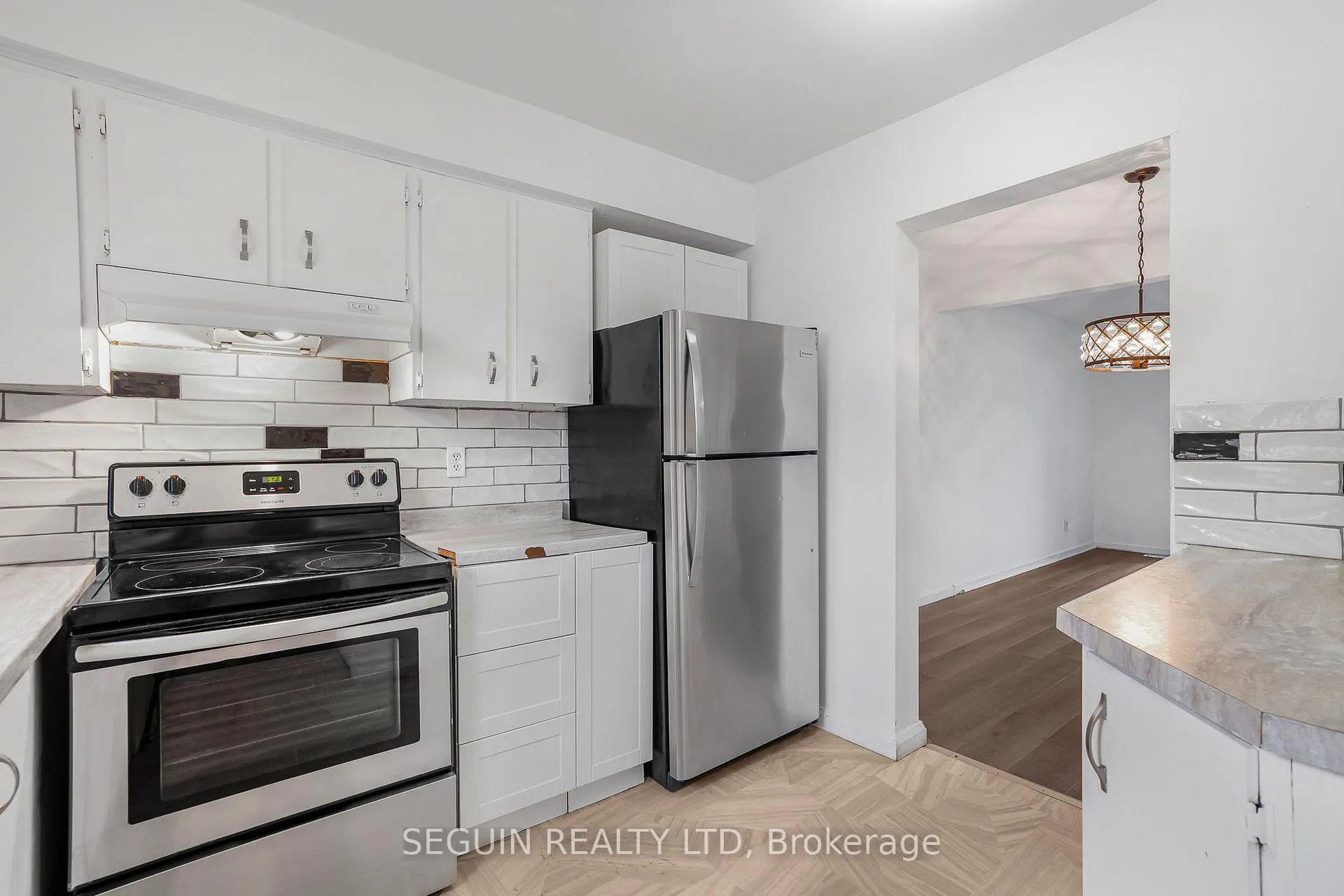 Photo 7 of 6138 Brookside Lane, Ottawa, Convent Glen South — HOMEH