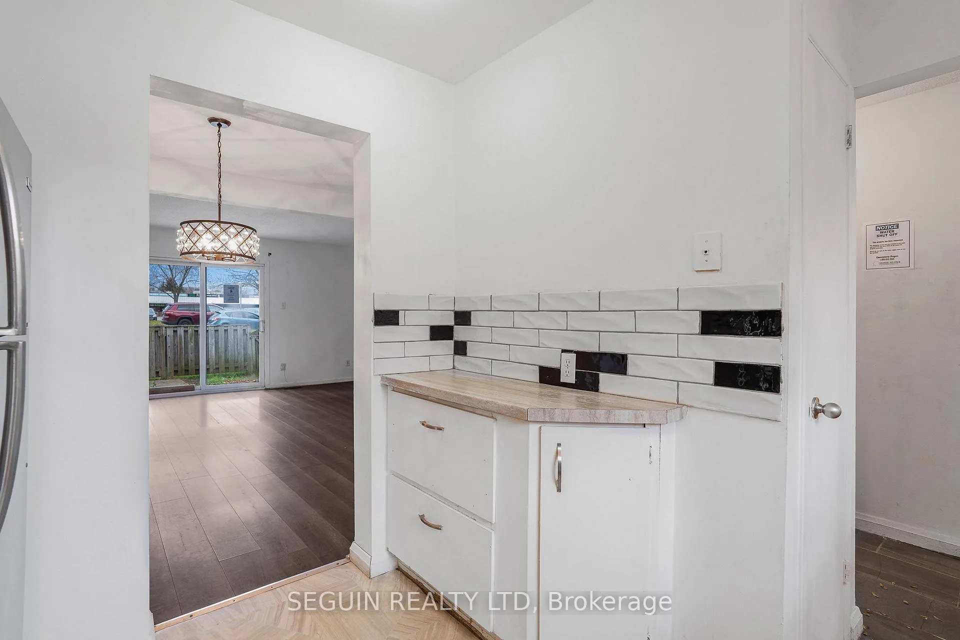 Photo 8 of 6138 Brookside Lane, Ottawa, Convent Glen South — HOMEH