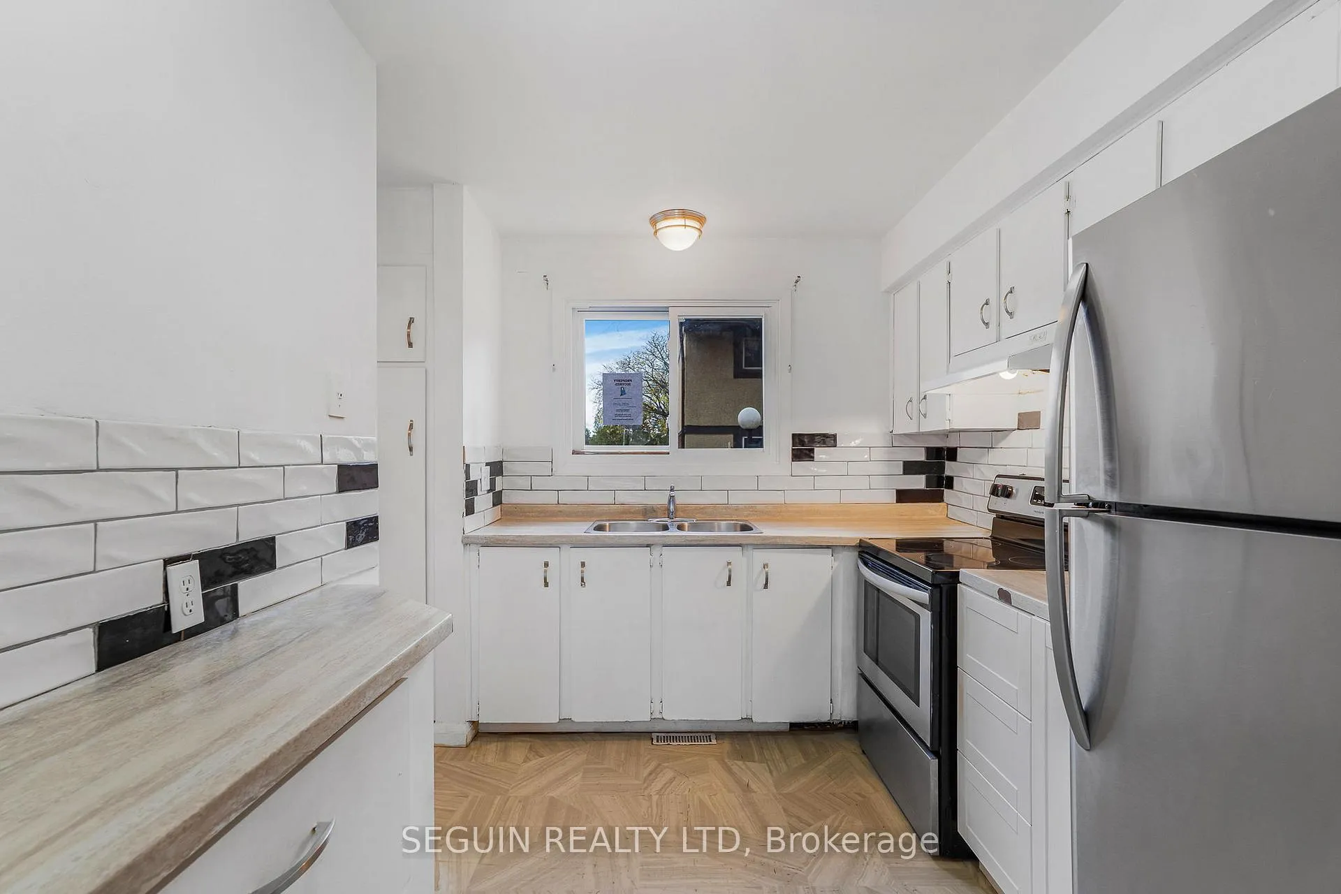 Photo 9 of 6138 Brookside Lane, Ottawa, Convent Glen South — HOMEH