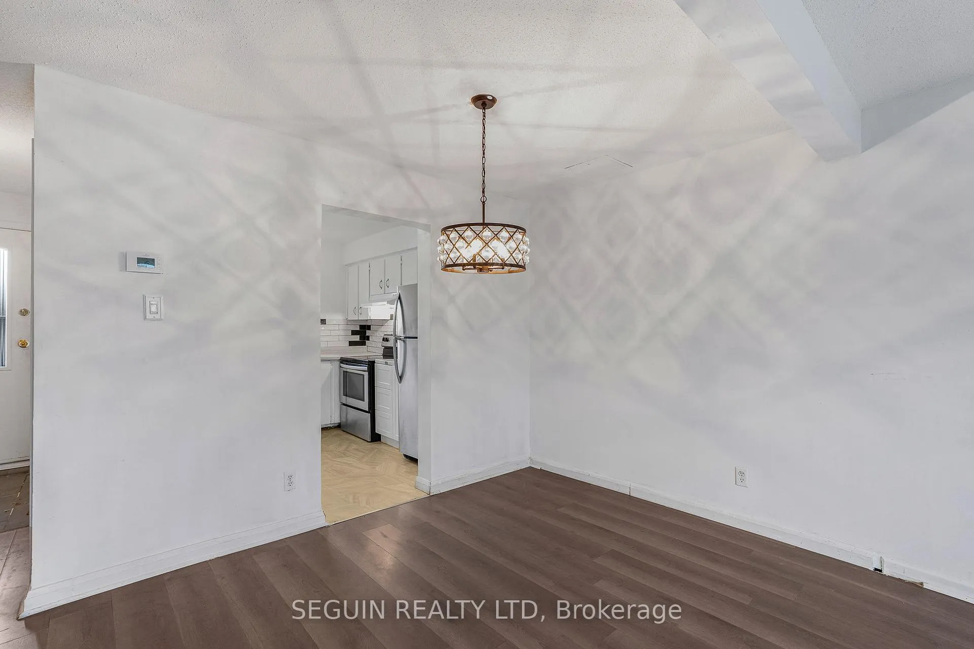 Photo 11 of 6138 Brookside Lane, Ottawa, Convent Glen South — HOMEH