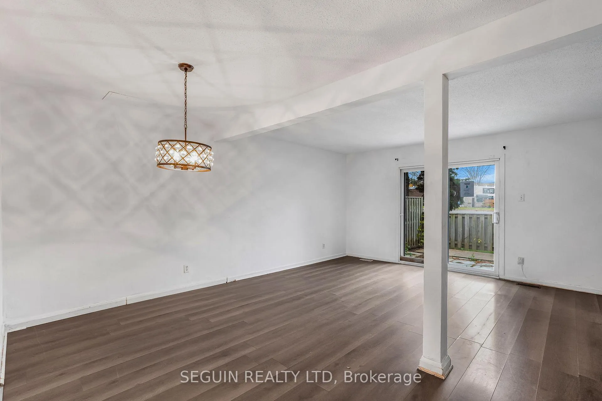 Photo 12 of 6138 Brookside Lane, Ottawa, Convent Glen South — HOMEH