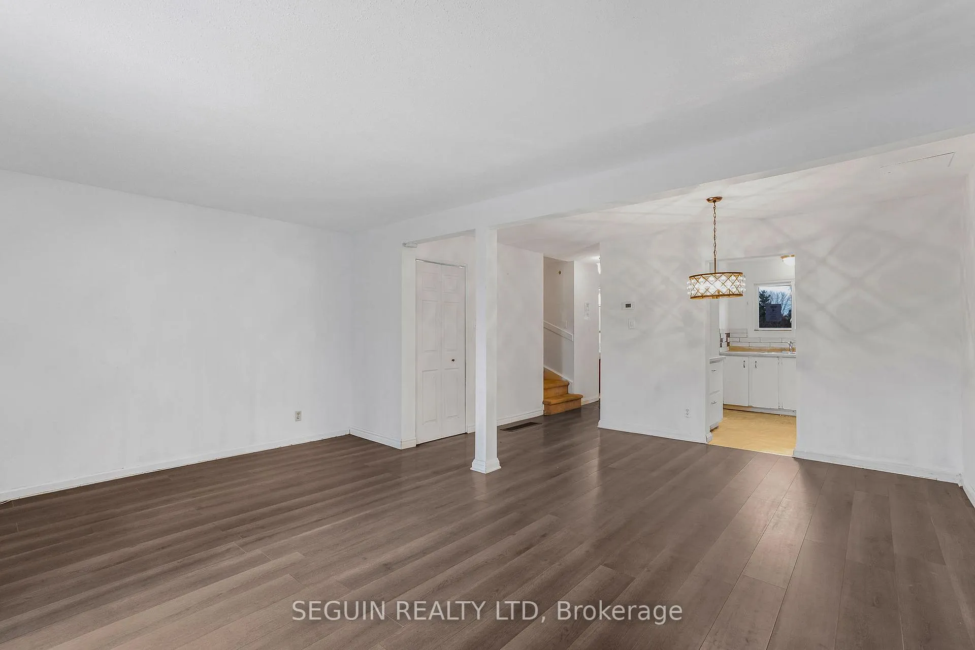 Photo 14 of 6138 Brookside Lane, Ottawa, Convent Glen South — HOMEH