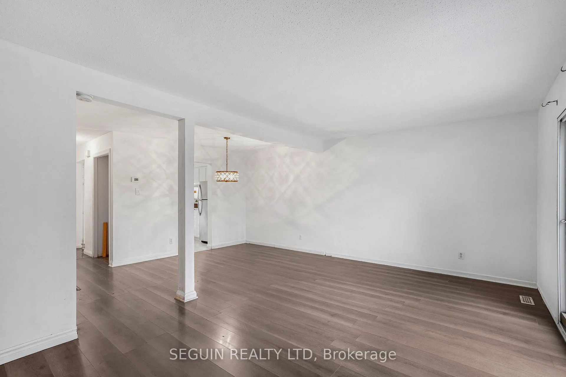 Photo 15 of 6138 Brookside Lane, Ottawa, Convent Glen South — HOMEH