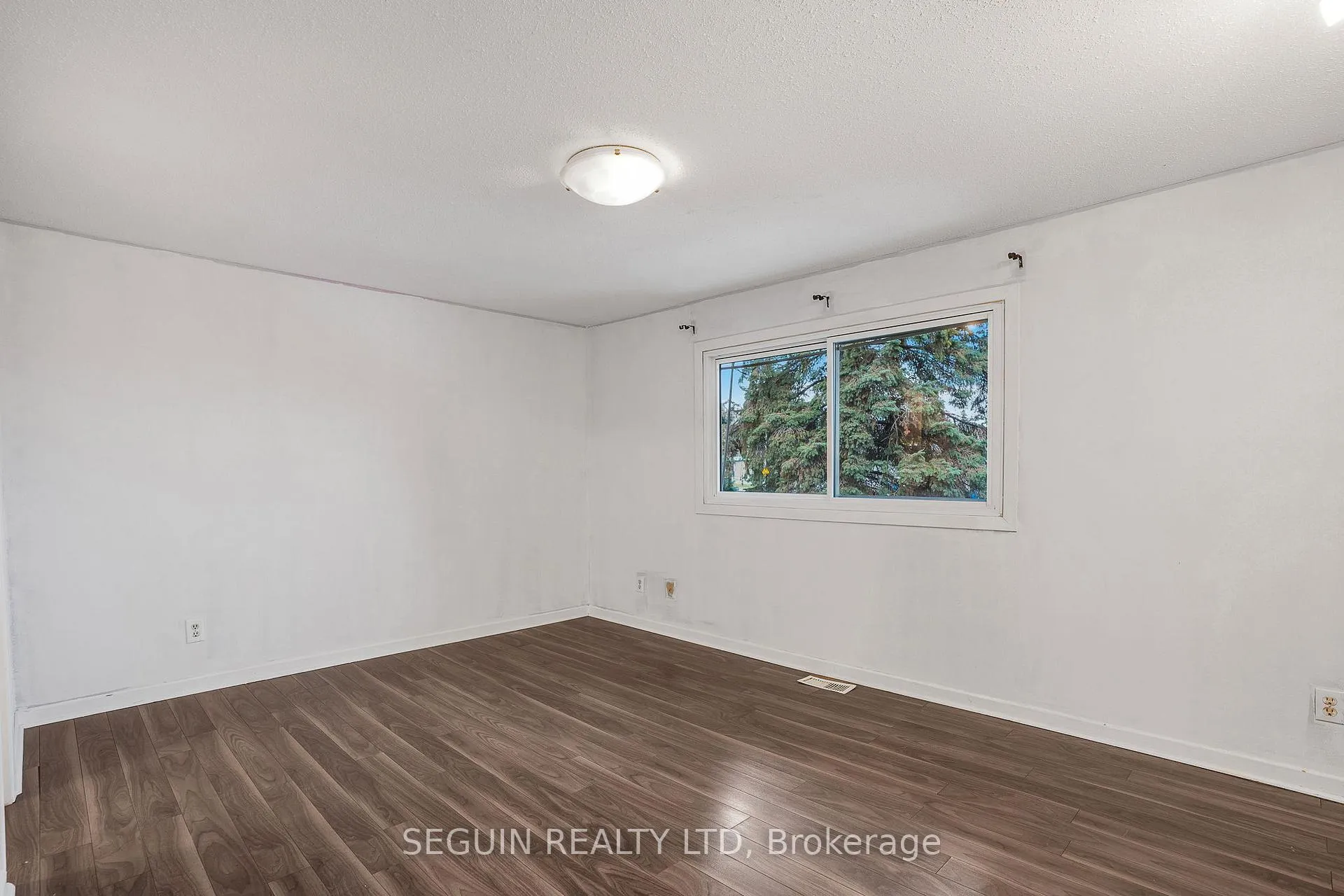 Photo 16 of 6138 Brookside Lane, Ottawa, Convent Glen South — HOMEH