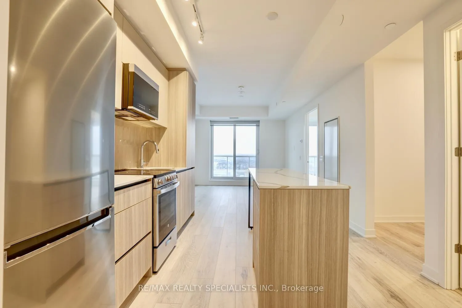 Photo 8 of Unit #902, 10 All Nations Drive, Brampton, Northwest Brampton — HOMEH