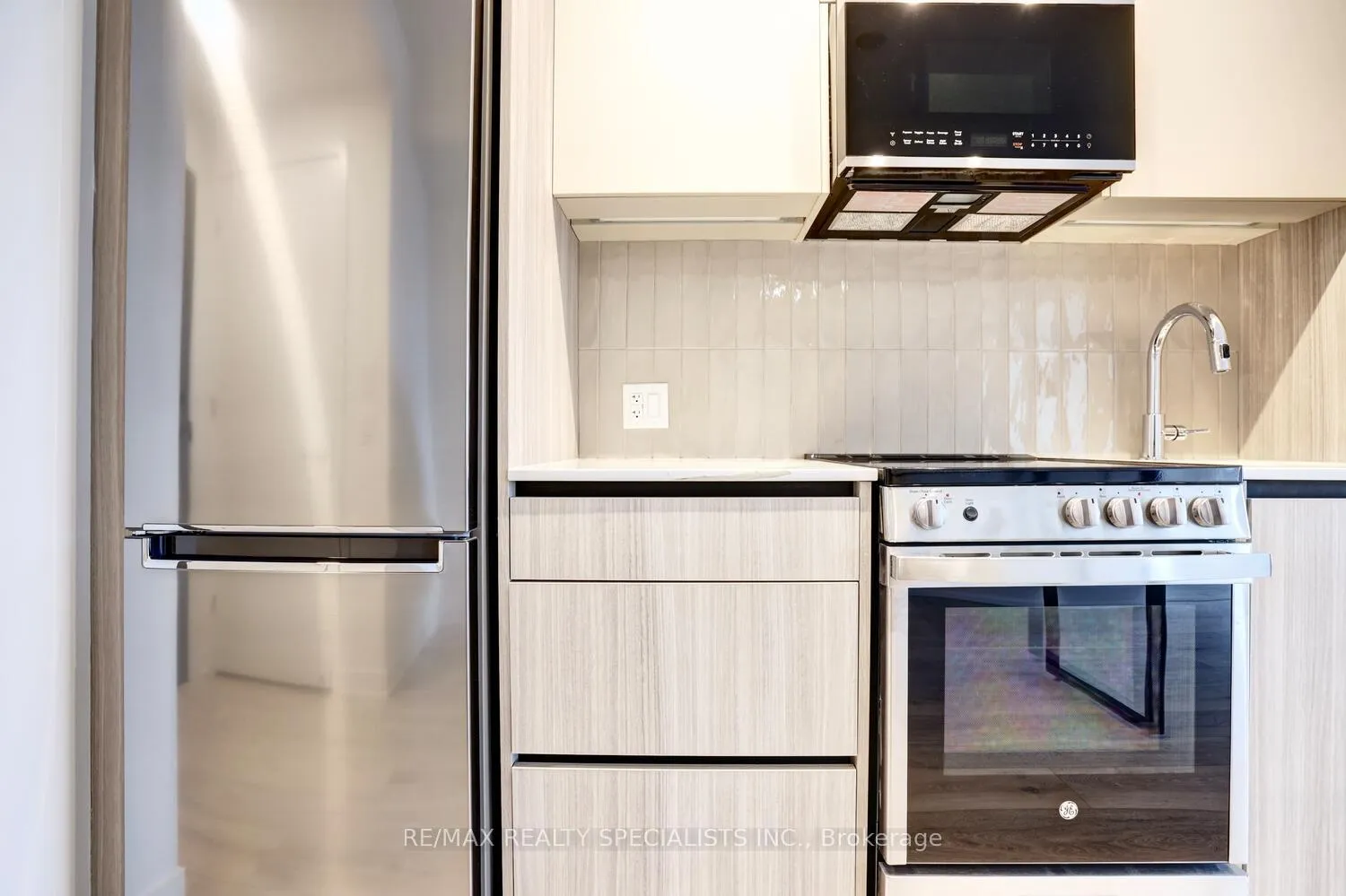 Photo 9 of Unit #902, 10 All Nations Drive, Brampton, Northwest Brampton — HOMEH