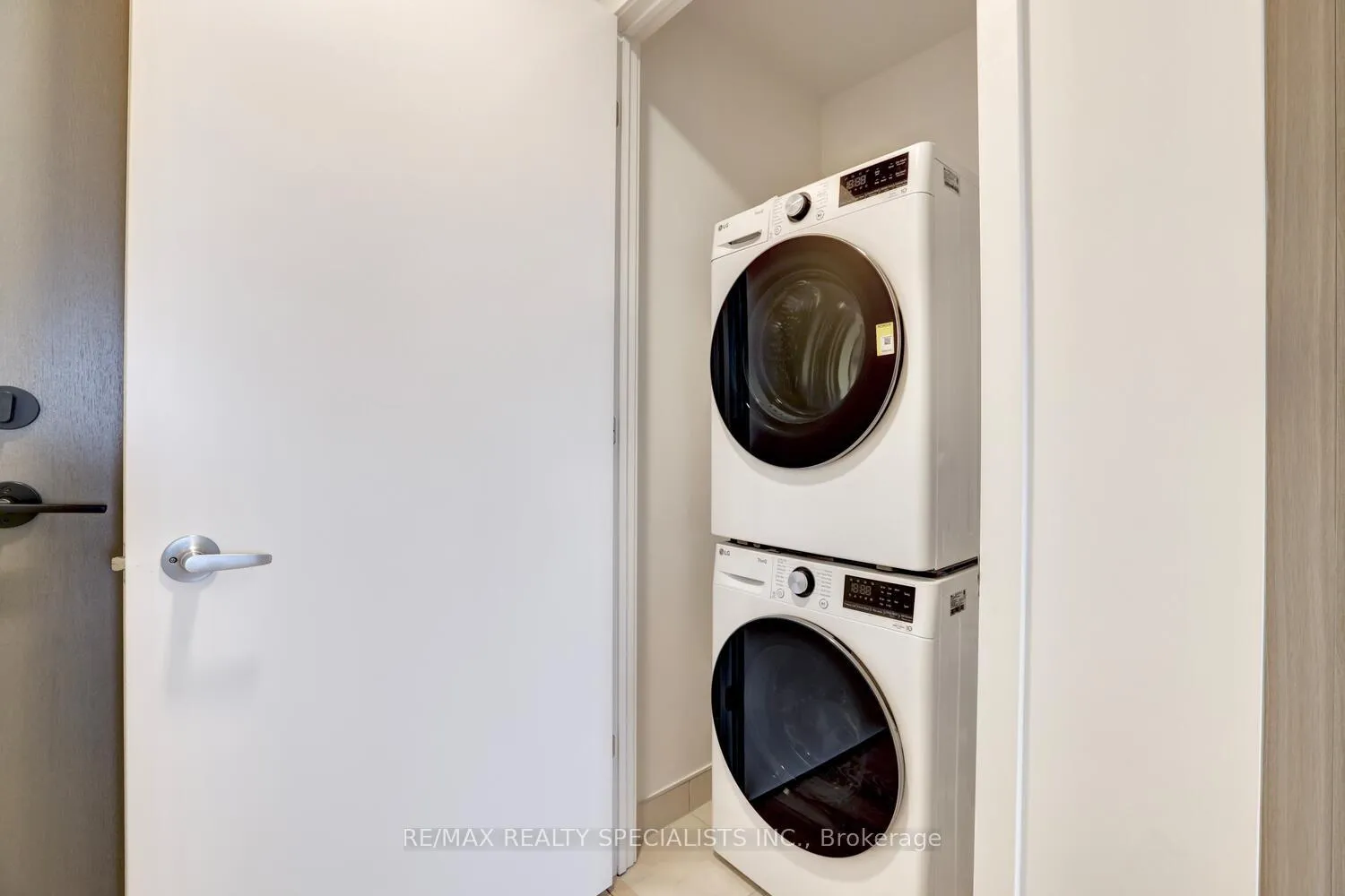 Photo 11 of Unit #902, 10 All Nations Drive, Brampton, Northwest Brampton — HOMEH