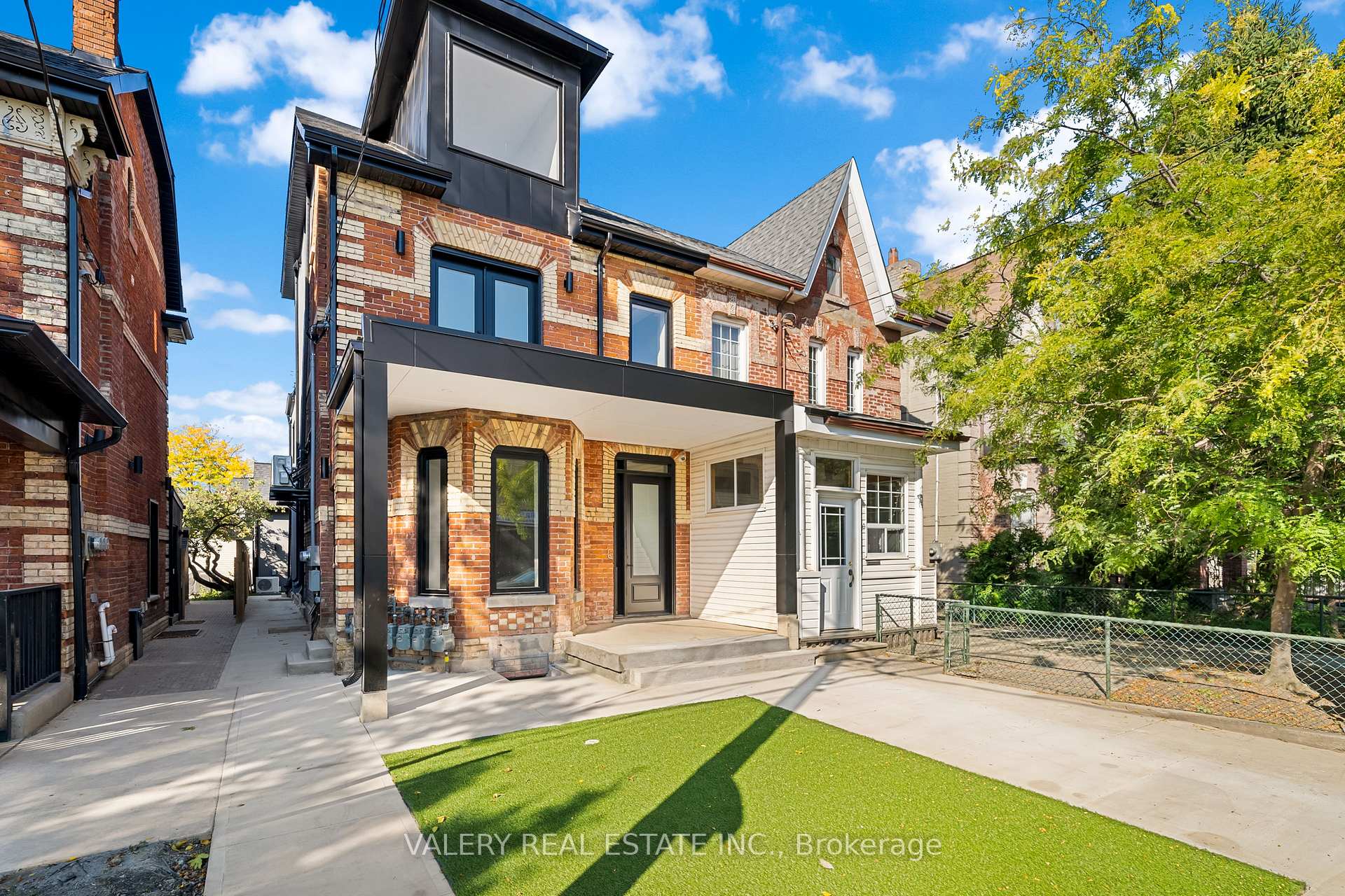 Front of Unit 3, 158 Dovercourt Road