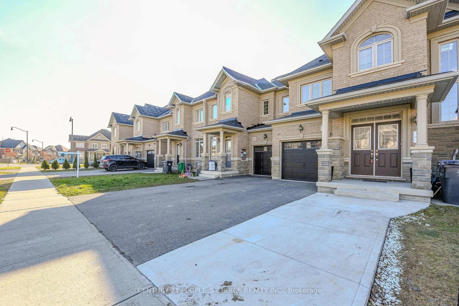 Photo 2 of 18 Cohoe Street, Brampton, Northwest Brampton — HOMEH