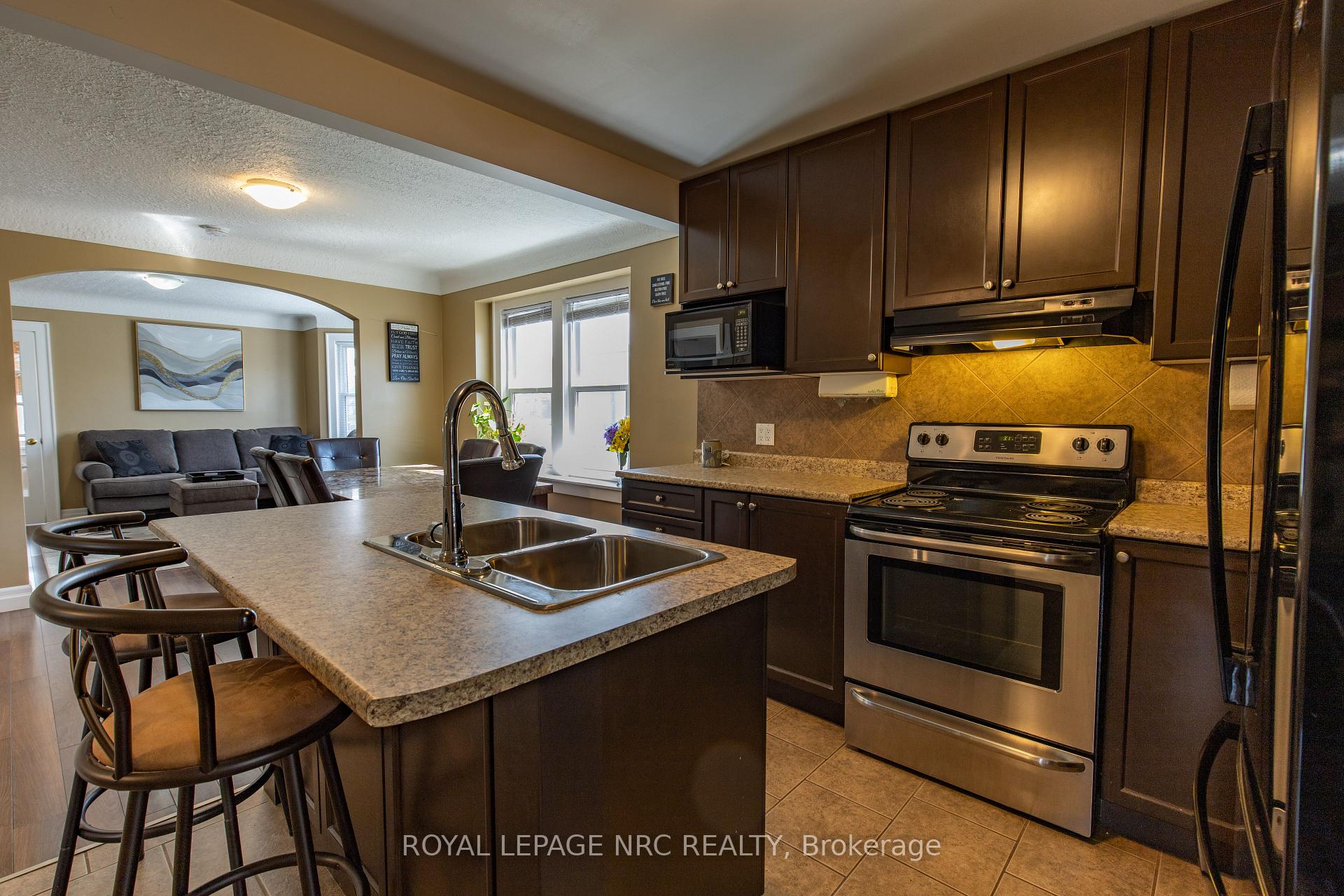 Photo 2 of 85 Queen Street S, Thorold, Thorold Downtown — HOMEH