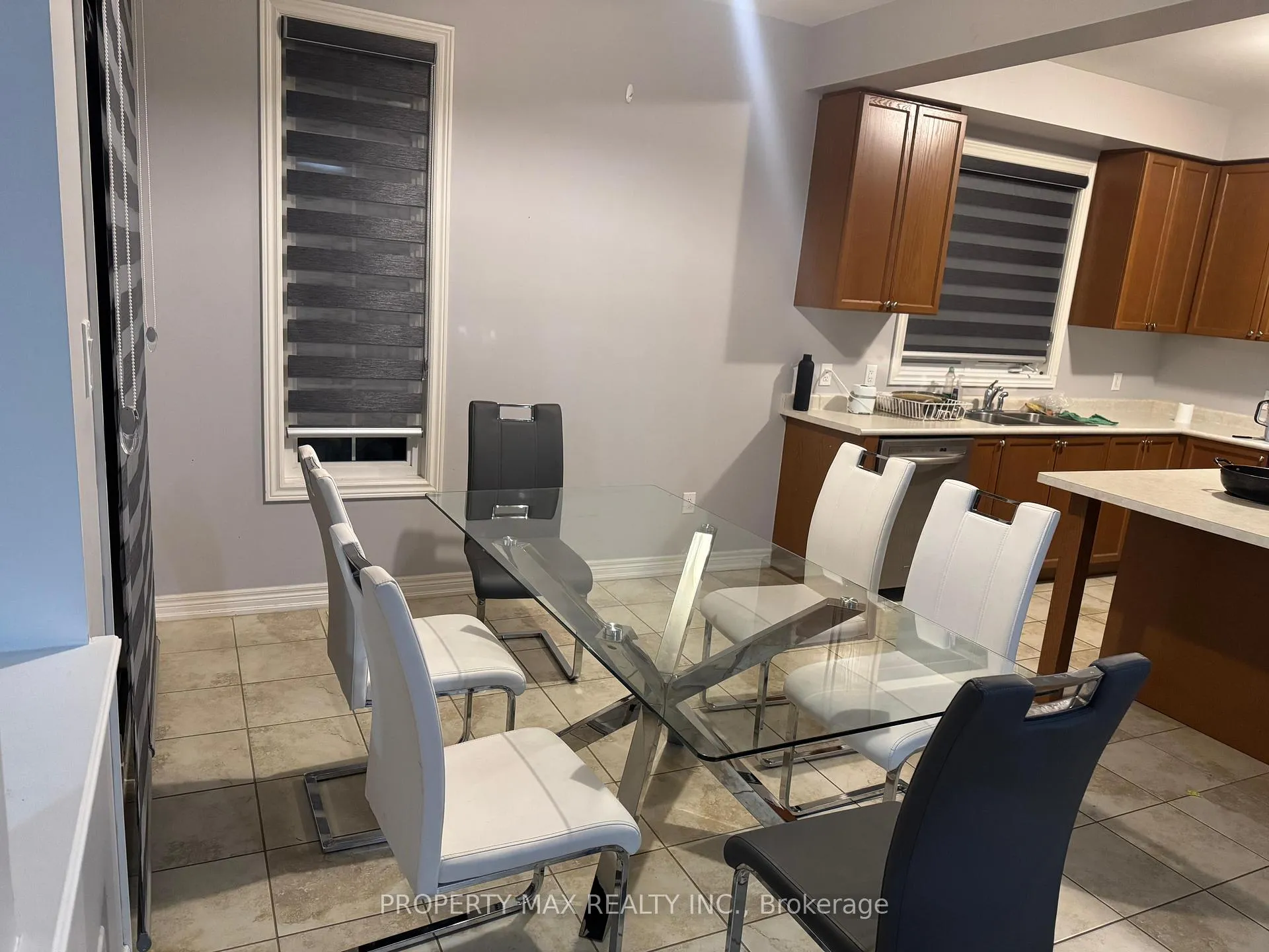 Photo 6 of 6447 Connor Crescent N, Niagara Falls, Forestview — HOMEH