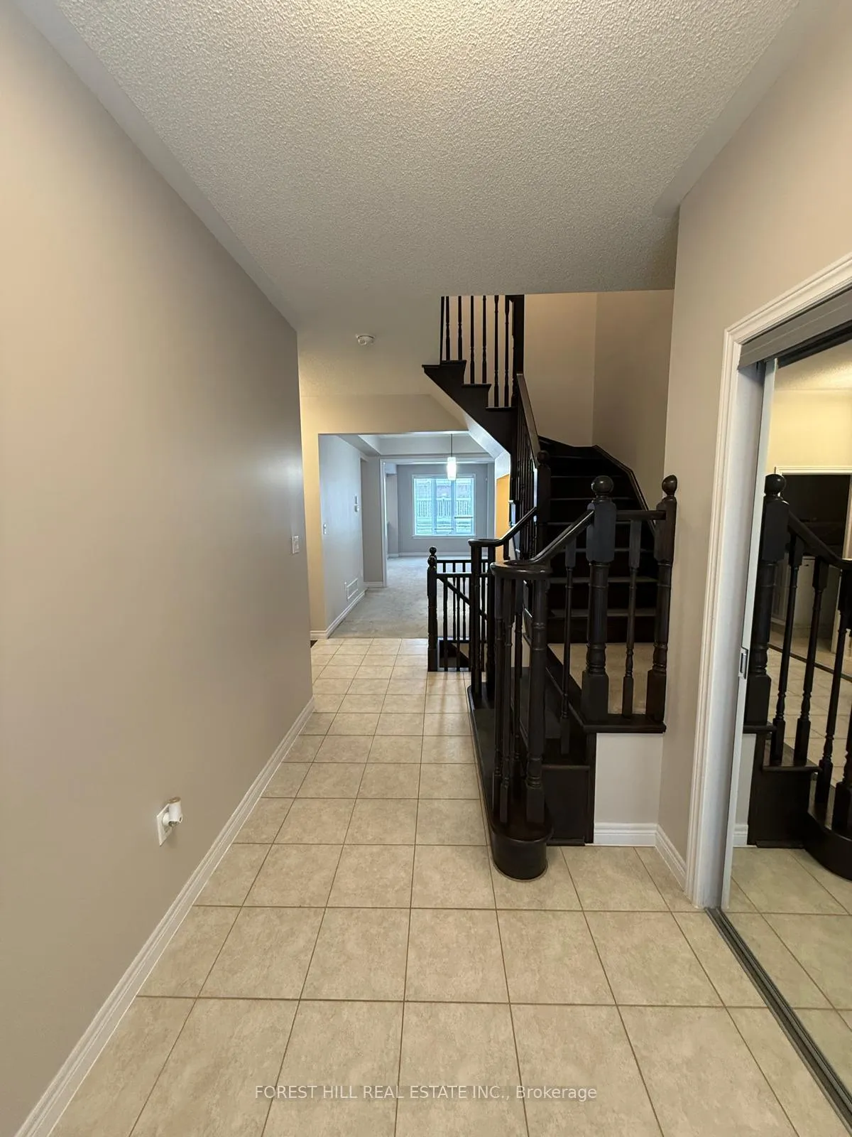 Photo 5 of 330 Rymal Road West, Hamilton, Sheldon — HOMEH