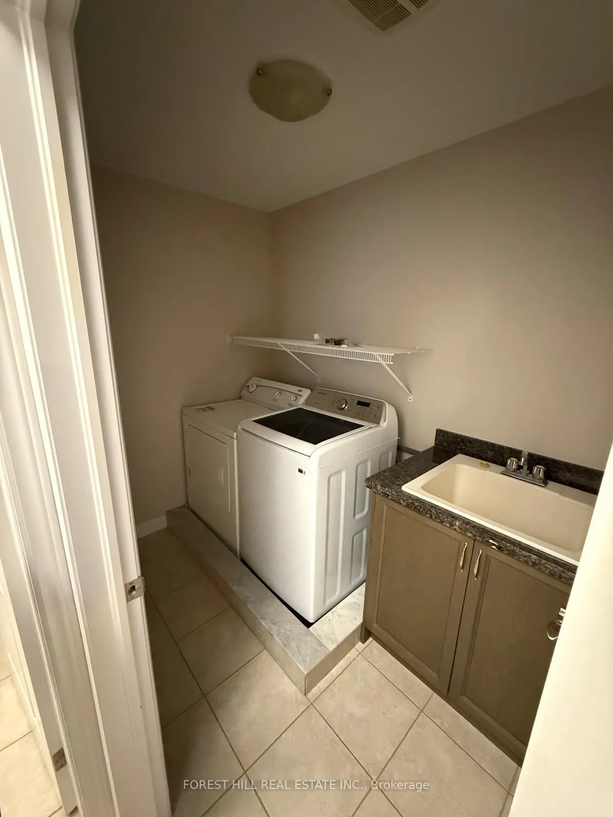 Photo 11 of 330 Rymal Road West, Hamilton, Sheldon — HOMEH