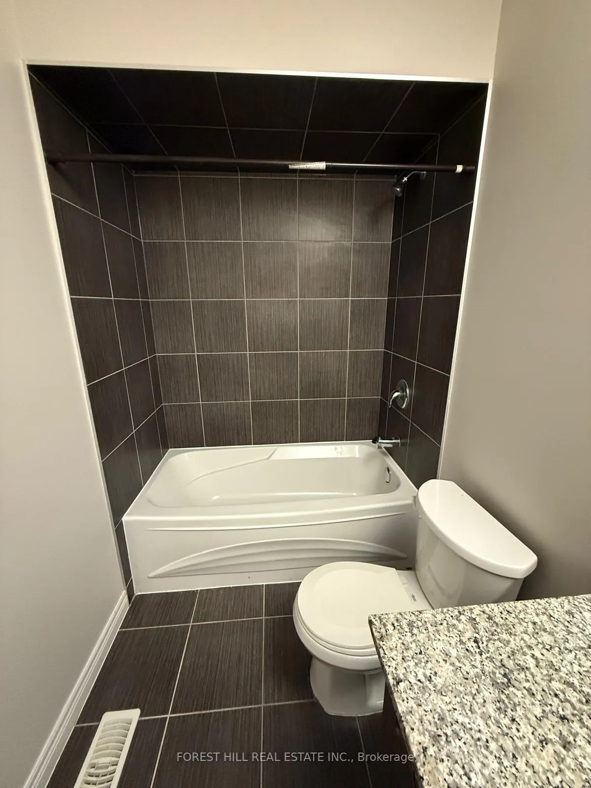 Photo 32 of 330 Rymal Road West, Hamilton, Sheldon — HOMEH