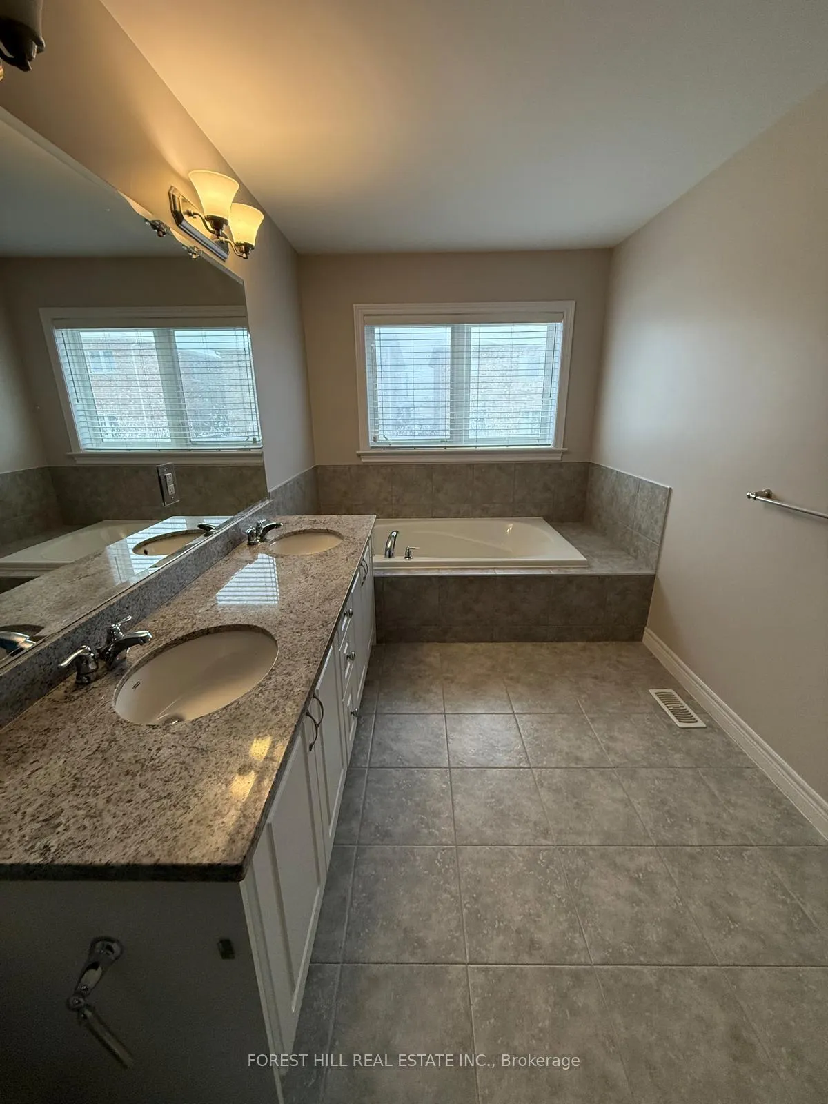 Photo 41 of 330 Rymal Road West, Hamilton, Sheldon — HOMEH