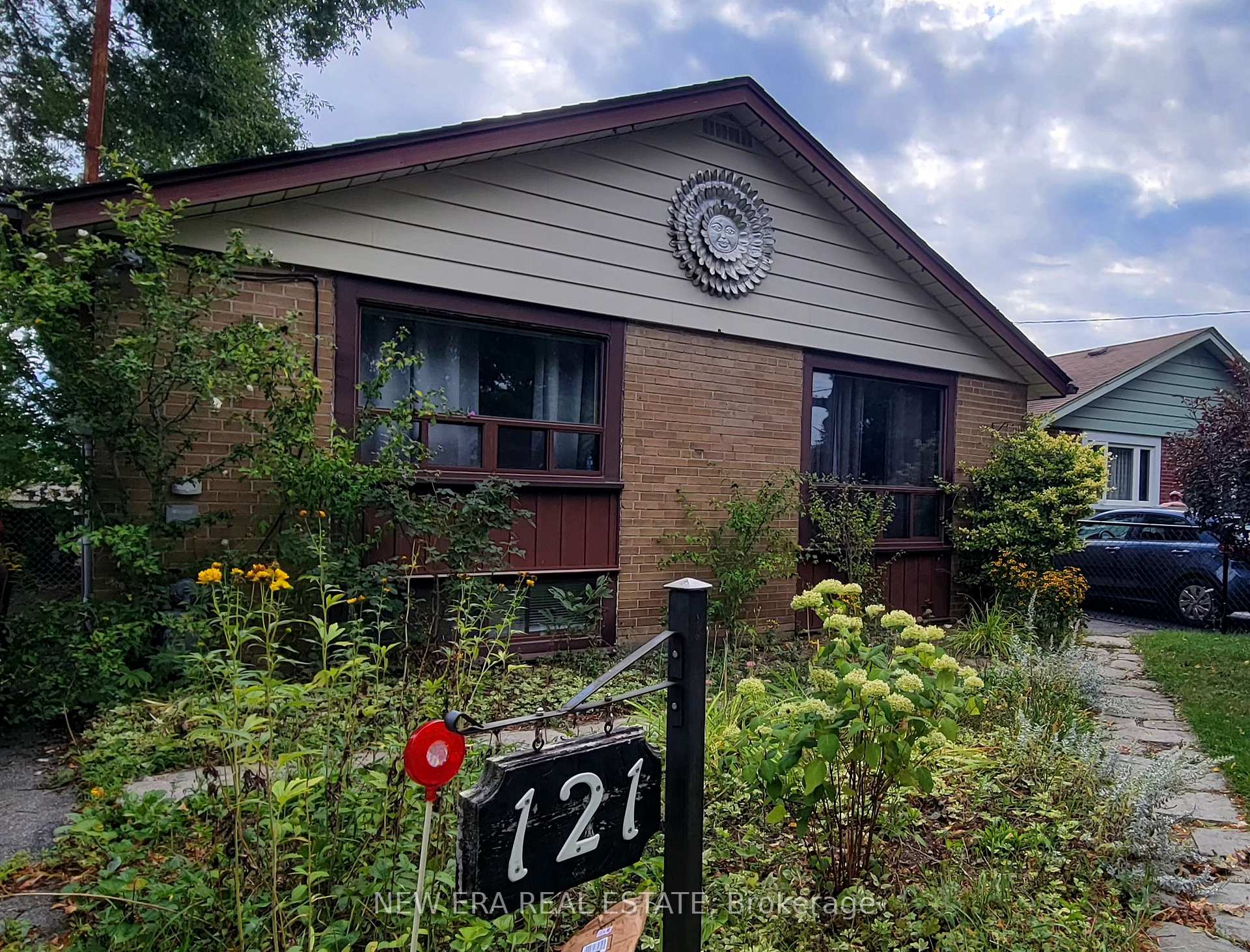 Front of 121 Pandora Circle