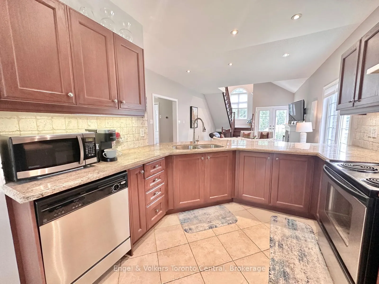 Photo 6 of 26 Thomas Drive, Collingwood — HOMEH