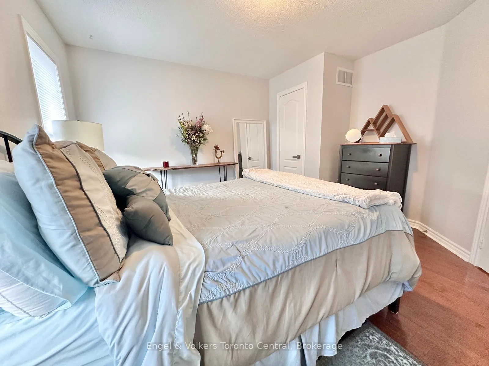 Photo 32 of 26 Thomas Drive, Collingwood — HOMEH