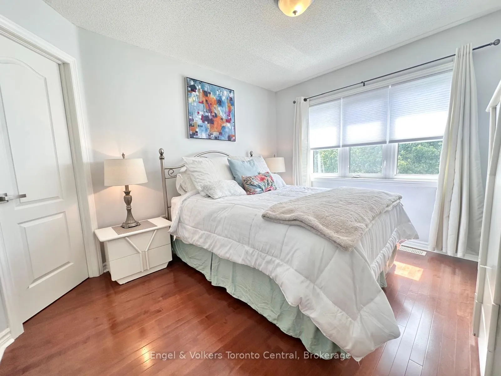 Photo 35 of 26 Thomas Drive, Collingwood — HOMEH