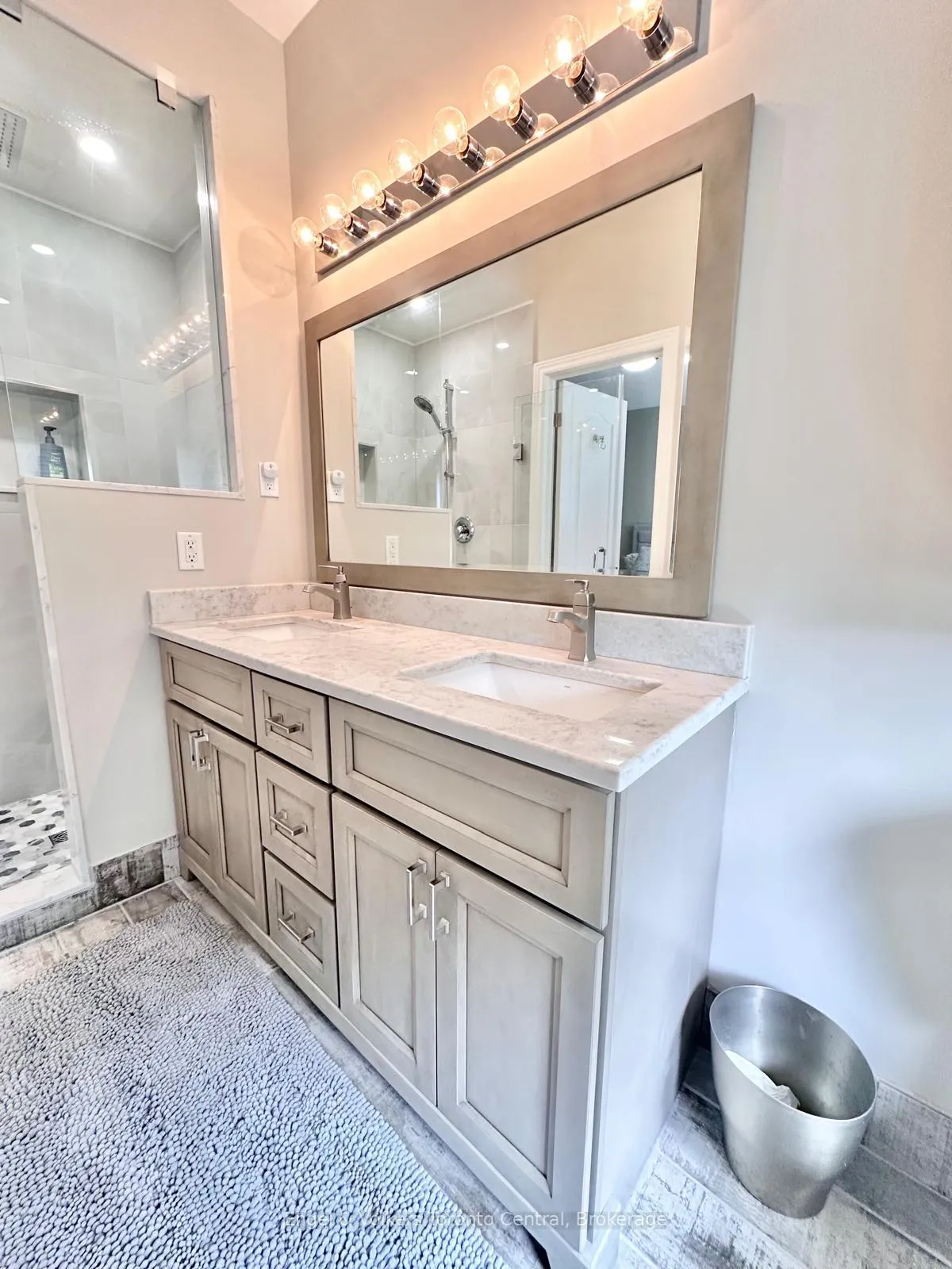 Photo 42 of 26 Thomas Drive, Collingwood — HOMEH
