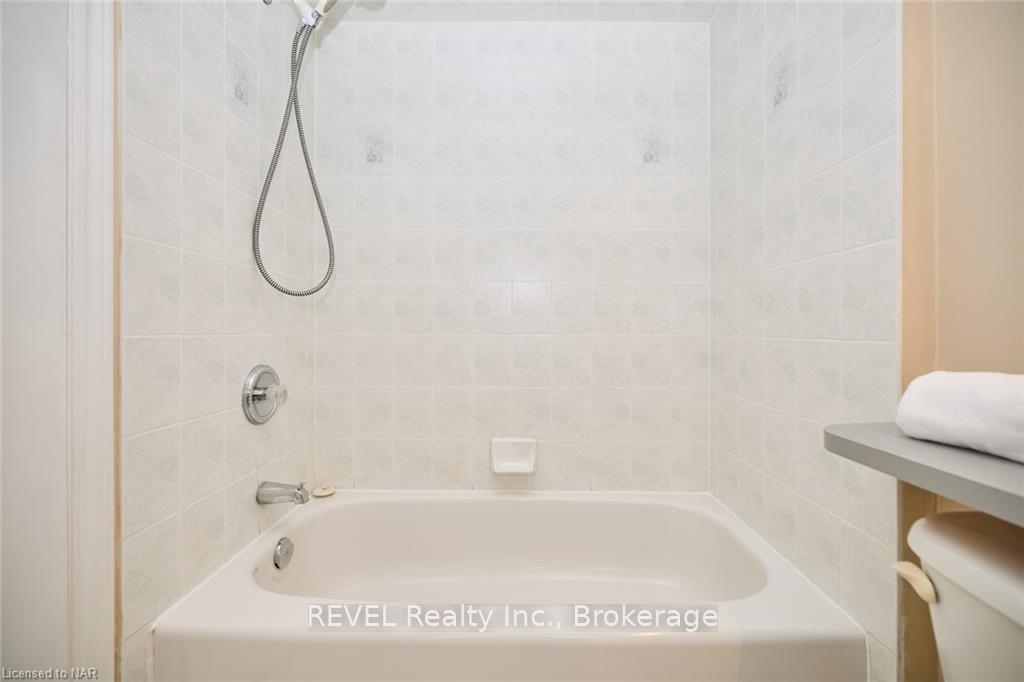 Photo 22 of 36 Natalie Court, Thorold, Confederation Heights — HOMEH