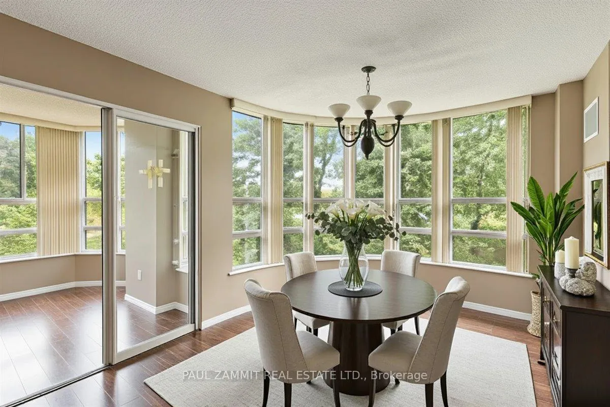 Photo 5 of Unit 222, 7905 Bayview Avenue, Markham, Aileen-Willowbrook — HOMEH