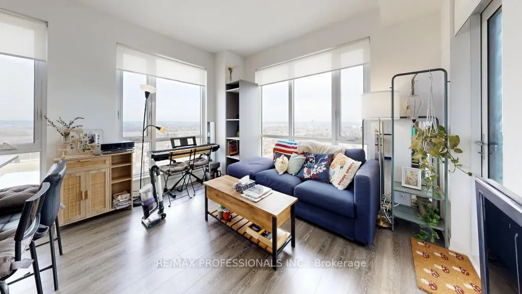 Photo 17 of 7950 Bathurst Street, Vaughan, Beverley Glen — HOMEH
